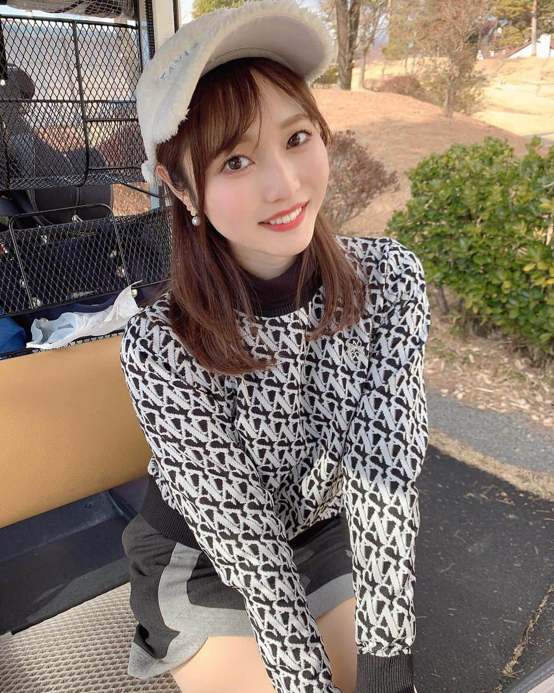 美女美容事情さんのインスタグラム写真 - (美女美容事情Instagram)「《Cuteなゴルフ女子✴︎⛳️🏌️‍♀️》 *⁠ 今回ご紹介させて頂きますのは!!👀❤︎⁠⠀ kanaさん< @kanagolf__ >の素敵なお写真📸⁠⠀⁠⠀⁠⠀⁠ *⁠⠀⁠⠀⁠⠀⁠⠀ ゴルフ好きで普段はOLの可愛らしい美女💖🌈 こんな一般人OLは反則ですね💕💕 一緒にゴルフしてみたいです☺️⛳️ *⠀⁠⠀⁠⠀⁠⠀⁠⠀ kanaさん< @kanagolf__ > ⠀⁠⠀⁠⠀⁠⠀ 素敵な投稿ありがとうございました☺️📸✨ *⠀⁠⠀⁠⠀⁠⠀⁠⠀ kanaさんのアカウントには他にも素晴らしい投稿が沢山ありますので是非覗いてみてくださいね💁‍♀️💙⁠⠀⁠⠀⁠⠀⁠⠀ *⠀⁠⠀⁠⠀⁠⠀⁠⠀ △▼△▼△▼△▼△▼△▼△▼△▼△▼ ⁠⠀⁠⠀⁠⠀ ❤🧡💛「美女美容事情」💚💙💜⠀⠀⠀⠀⠀⠀⠀⠀⠀⠀⠀⠀⠀⠀⁠⠀⁠⠀⁠⠀⁠⠀⁠⠀ 👇掲載ご希望の方は👇⠀⠀⠀⠀⠀⠀⠀⠀⠀⠀⠀⠀⠀⠀⠀⁠⠀⁠⠀⁠⠀⁠⠀⁠⠀ @b_b_j.jタグ付けと🖤 #ビジョビ ⁠⠀ 🖤タグ付けお願いします✨⠀⠀⠀⠀⠀⠀⠀⠀⠀⠀⠀⠀⠀⠀⠀⁠⠀⁠⠀⁠⠀⁠⠀⁠⠀ △▼△▼△▼△▼△▼△▼△▼△▼△▼ ⁠⠀⁠ #ゴルフ#ゴルフ初心者#ゴルフウェア#ゴルフ女子 #ゴルフコーデ#ゴルフ好きな人と繋がりたい#golf #セントアンドリュース#standrews#自撮り #ゴルフ女子コーデ#골프#골프웨어#japanesegirl」7月24日 17時00分 - b_b_j.j