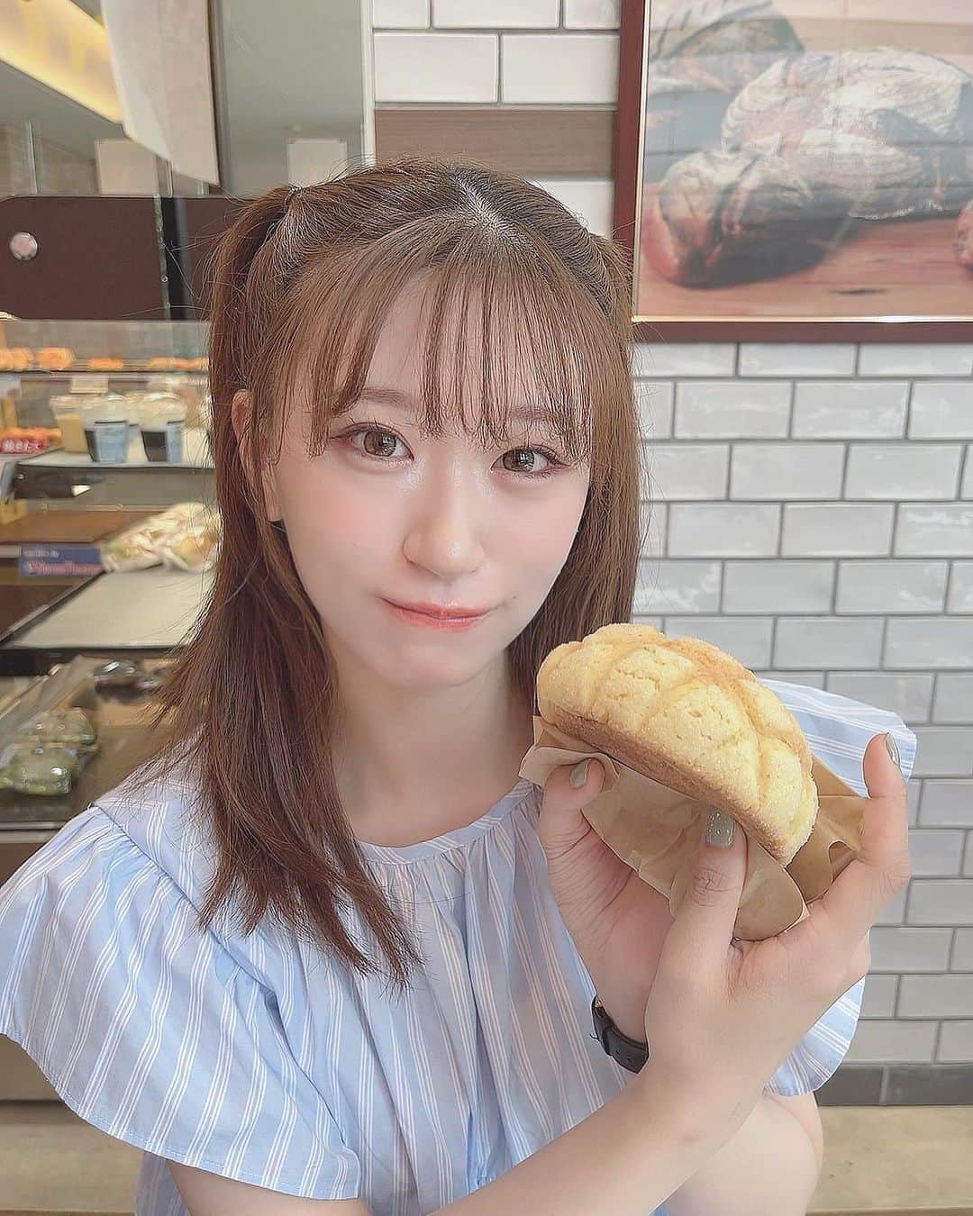 上西怜さんのインスタグラム写真 - (上西怜Instagram)「⠀ メロンパン 一口いる⁇💭🤍 ⠀ ⠀」7月24日 21時06分 - jonishi_rei