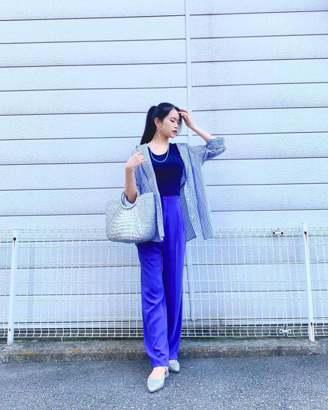 小南満佑子さんのインスタグラム写真 - (小南満佑子Instagram)「.  outfit💙 なんか青かった日🎐  ／ 📲小南満佑子オフィシャルファンクラブ 『Mayuko The World』会員募集中🌏✨ プロフィール欄のURLから簡単にご登録頂けます。 是非"YOU-RUN"(会員名)になって応援お願いします！ ＼  #japan #japanese  #singer #opera #musical #concert #live #ootd #otd #fashion #cordinate #outfit #summer  #actress #drama #movie #mc #artist #女優 #表現者 #歌手 #司会 #ホリプロ #小南満佑子」7月24日 21時30分 - mayuko_kominami.official