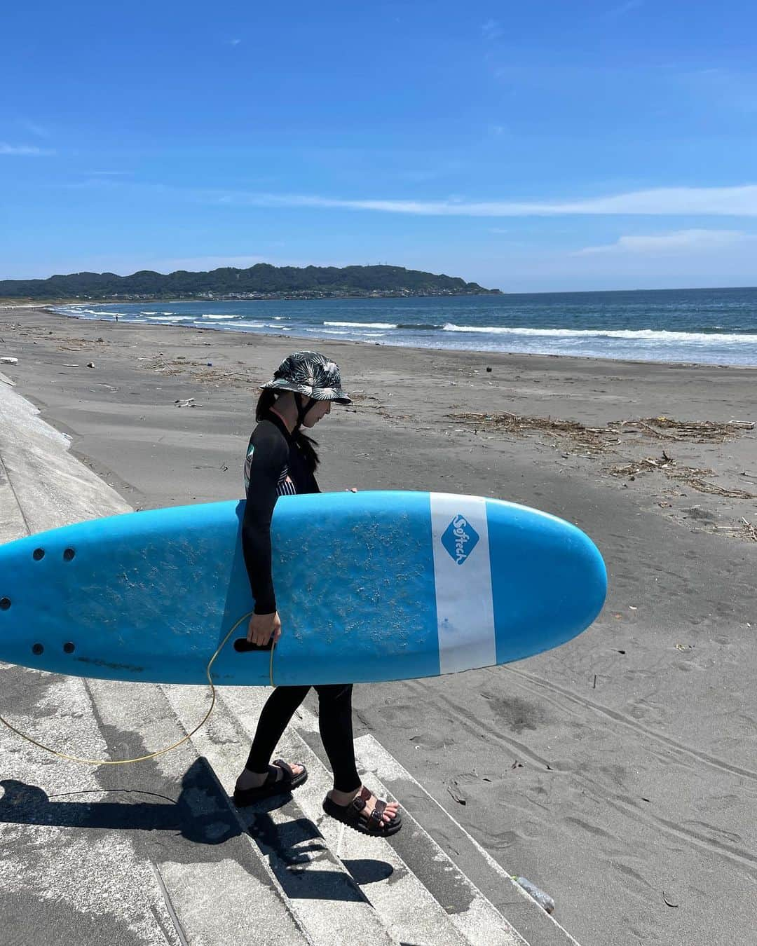 白間美瑠さんのインスタグラム写真 - (白間美瑠Instagram)「幸せ過ぎる1日🏄‍♀️🌊 ・ SNOWANGELの撮影の時に仲良しになった、いくちゃんとたかやさんとサーフィン行ってきました💨冬にしたバックカントリーぶり🫣今日で、また一つ成長したぞー🕺 ・ ありがとうございました🙇🏻‍♀️ #白間の休みの日　#気持ち良すぎ」7月24日 21時45分 - shiro36run