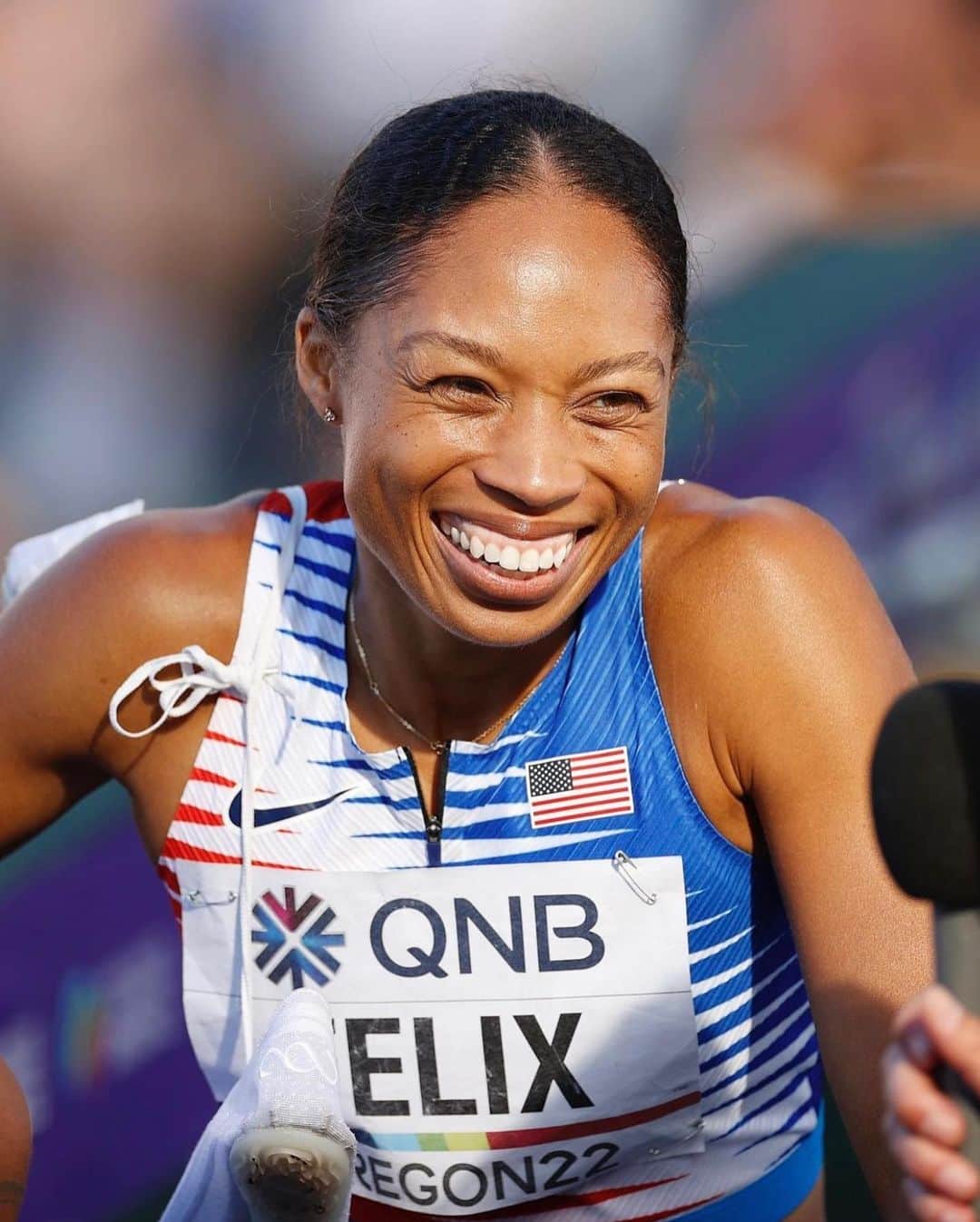 アリソン・フェリックスさんのインスタグラム写真 - (アリソン・フェリックスInstagram)「Not exactly how I thought my first weekend of retirement would go🤣🤣 But when coach calls you for that 4x4 ya gotta pull up. Jumped on a plane and it was so much fun to get to help the team💙」7月25日 2時08分 - allysonfelix