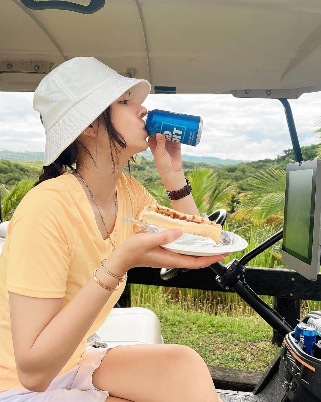 クォン・スジョンさんのインスタグラム写真 - (クォン・スジョンInstagram)「Golf and hotdogs. Great day out ⛳️  🌴🌴🌴 #guam #guamagain」7月25日 20時03分 - sujung92k