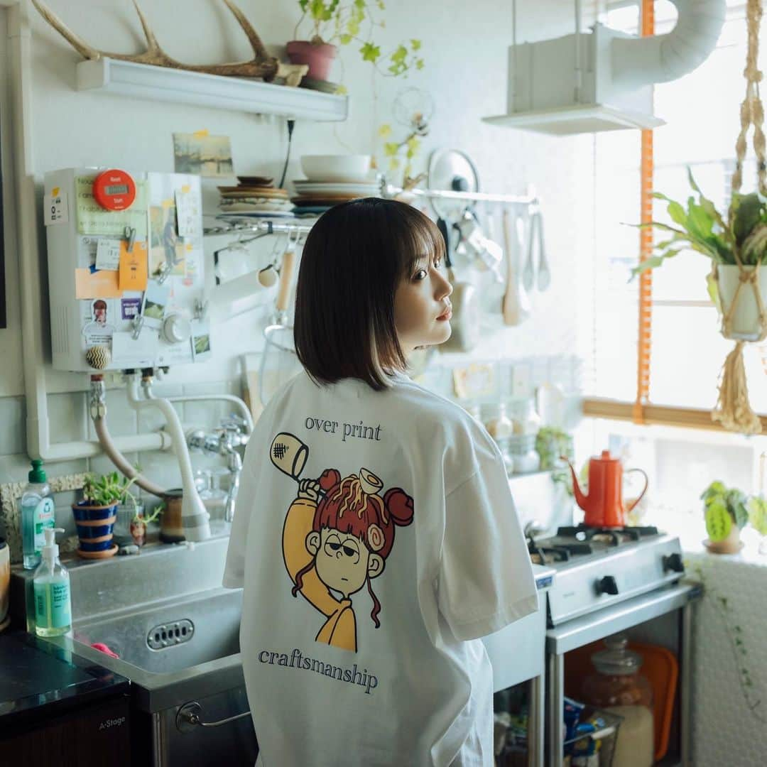 なえなのさんのインスタグラム写真 - (なえなのInstagram)「@over__official の新しいアイテムたちと撮影してきたよ〜🥽 Tシャツも小物もかわいちゅぎヤロ〜！  #overprint  #ストリート女子　 #pr」7月25日 20時48分 - naenano0114