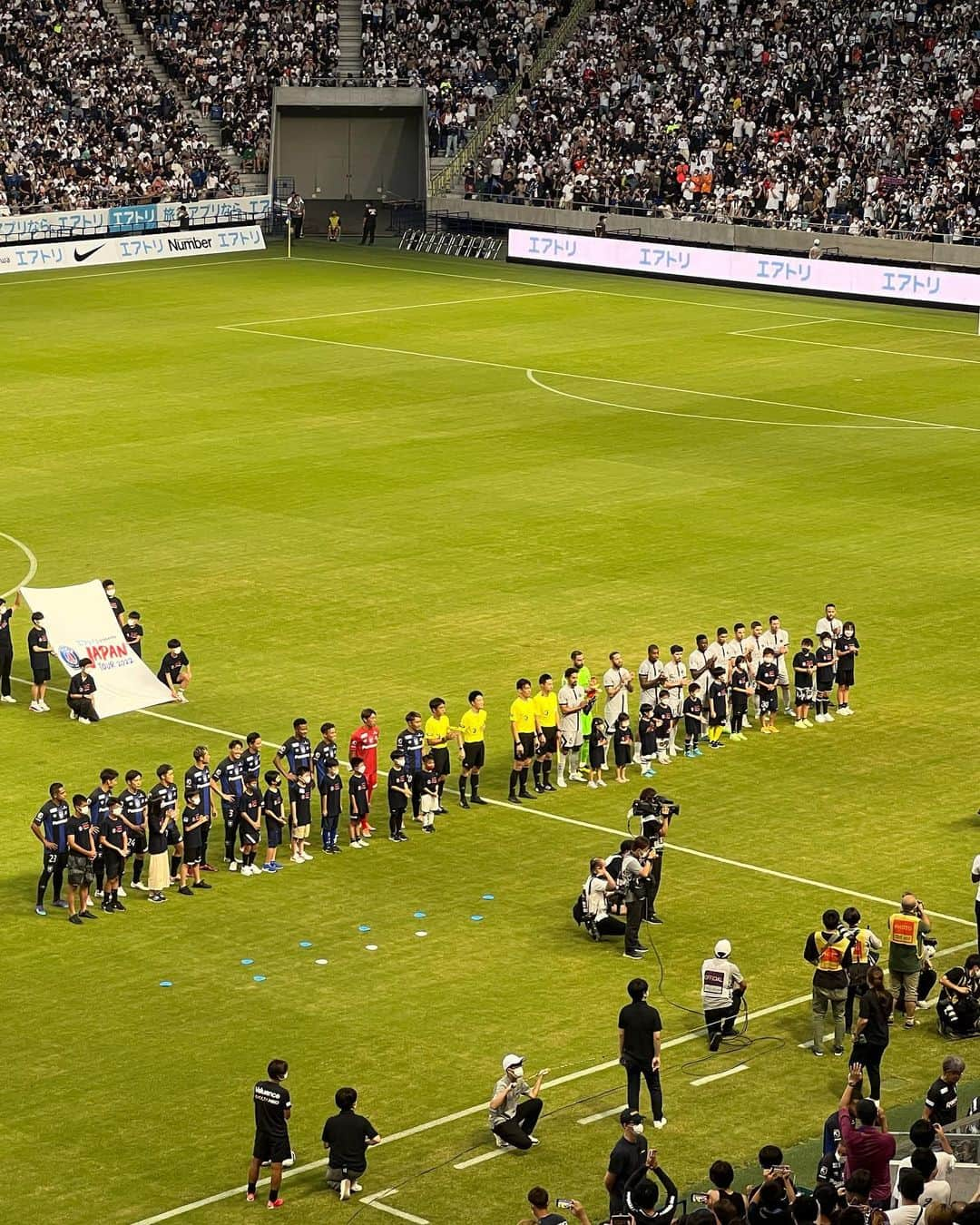 吉村真晴さんのインスタグラム写真 - (吉村真晴Instagram)「PSG のスポンサーをされているカタール航空さんにご招待して頂いて、観戦してきました！ 大迫力のサッカーを素敵な席で観ることができて素晴らしい刺激を頂きました😊  スーパースターがボールを持った瞬間の胸の高鳴りが忘れられない。 ありがとう！  カタール航空様、ありがとうございました😊🙏  @qatarairways  @psg  @gambaosaka_official  #qatarairways  #カタール航空 #psg  #ガンバ大阪 #最終戦 #サッカー」7月25日 21時11分 - 0803_maharu