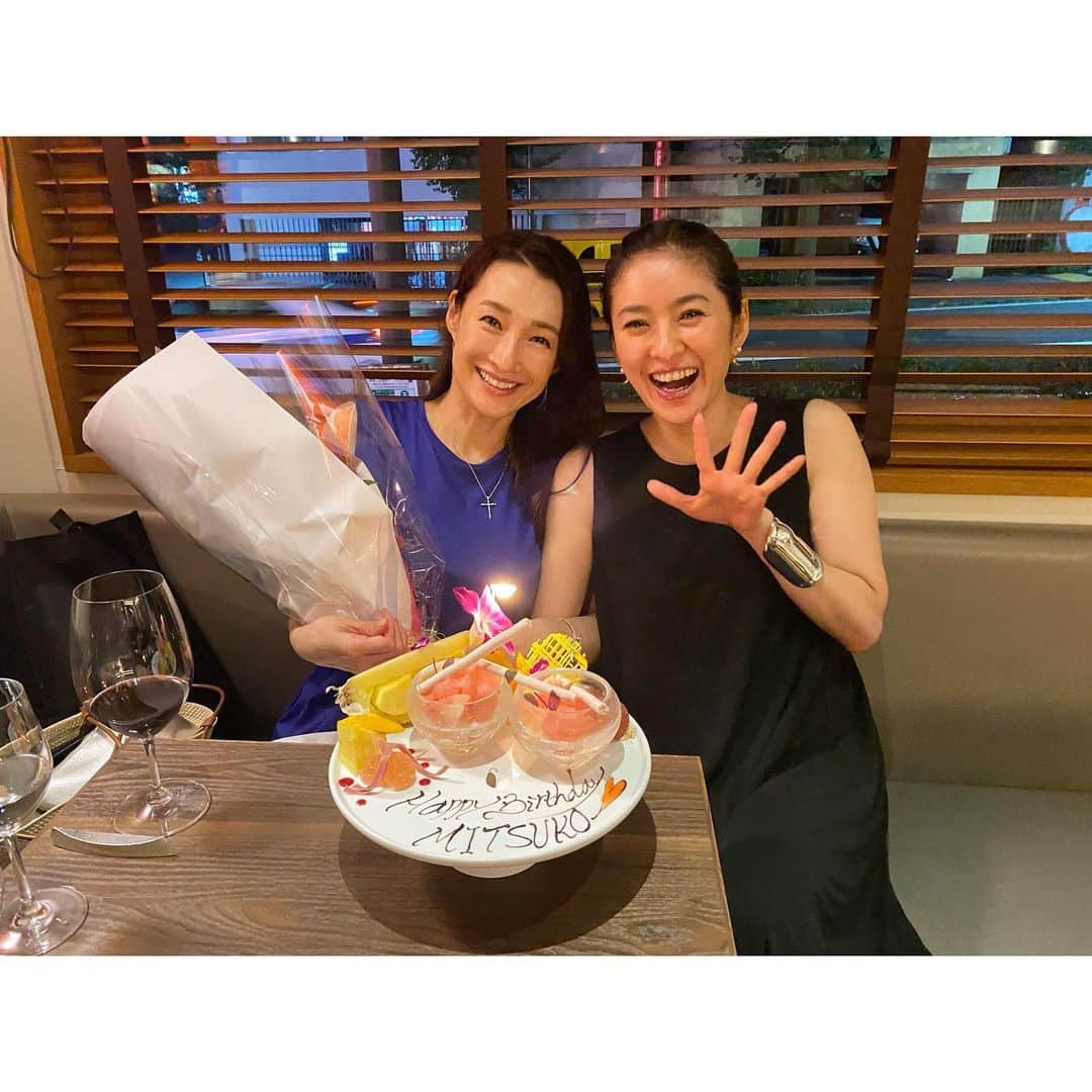 秋本祐希さんのインスタグラム写真 - (秋本祐希Instagram)「麗しのみつこはん✨ Birthday eveを2人で🍴🥂 凛として 美しく 食べっぷりも呑みっぷりもよくて この見た目とのギャップ激しめな おもろい人 そんなあなたが好きよ❤︎ Happy birthday👑 さらにさらに 良き日々をね❤️ #birthday #happy #friend」7月26日 11時15分 - ayuuki0908