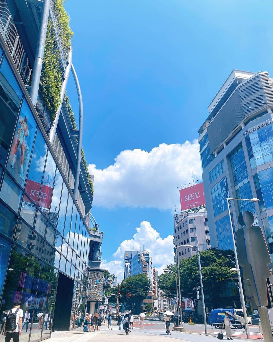 道岡桃子さんのインスタグラム写真 - (道岡桃子Instagram)「夏ワンピ👗  首周りがあいてると、こんなに涼しいとは✨  麦わら帽子も👒  真夏におすすめです🌻  ムービーはtiktok @momoko_anaに載せました😊  もし良ければtiktokフォローくださいね💕  #アナウンサー #アナウンサー衣装 #アナウンサーコーデ #フリーアナウンサー #リポーター #ワンピース #ワンピースコーデ #ノースリーブワンピース #麦わら帽子 #ootd #shein #ootdfashion #SHEINback2school #SHEINforall #ad #SHEINpartner #japan #japanesegirl #japanese #summer クーポン→momoko1520」7月27日 9時35分 - momoko_ana