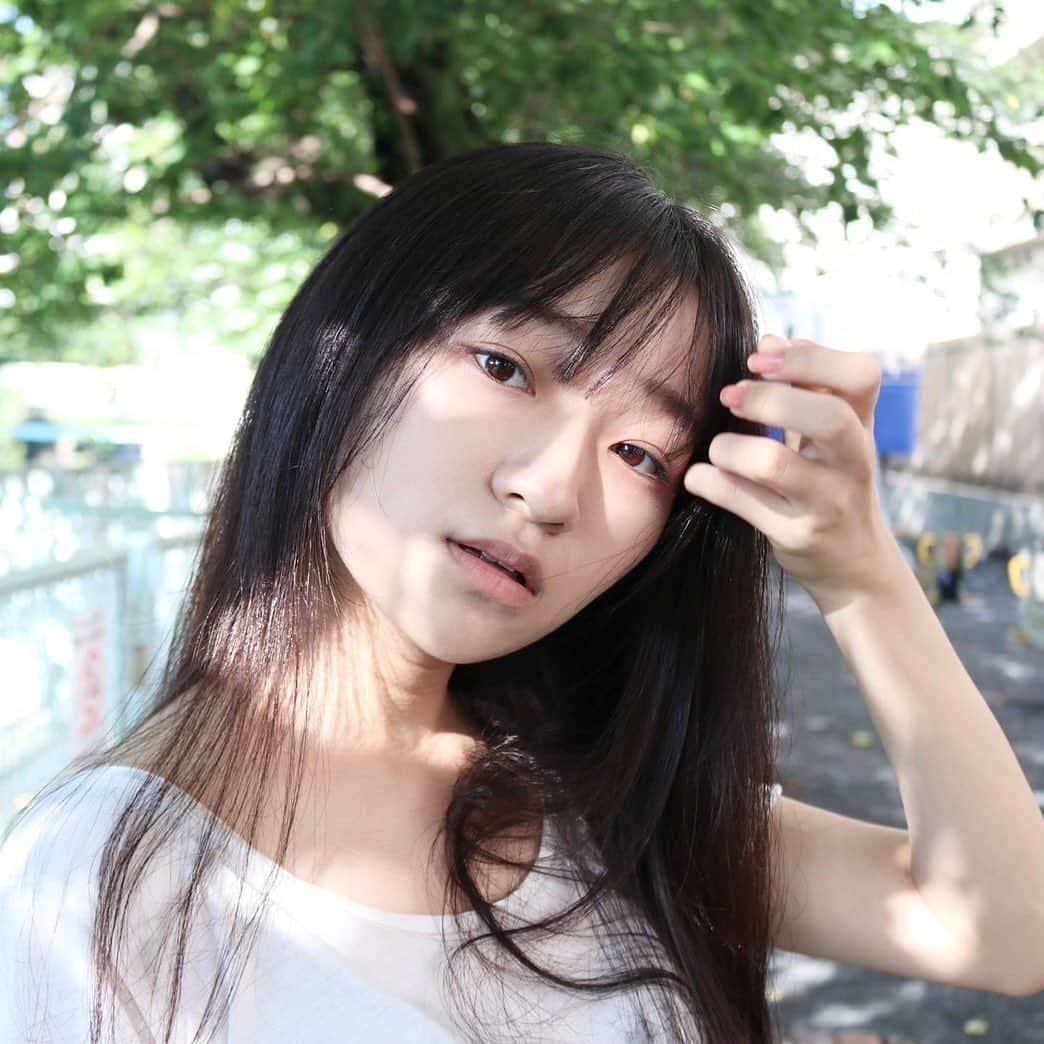 前野えまさんのインスタグラム写真 - (前野えまInstagram)「今日も猛暑に負けず頑張ります！ ・ ・ #猛暑日 #舞台稽古 #今日も頑張る #19歳 #素顔 #ポートレート #今日の空 #空の写真  ・ ・ #naturephotography #naturelskin #nineteen #photo #sky #skyphotography  #girlportrait #actress #actor #girl #photography #portrait #japanesegirl #portraitphotography #daily_phot_jpn #japan_daytime_view」7月27日 11時12分 - maeno_ema