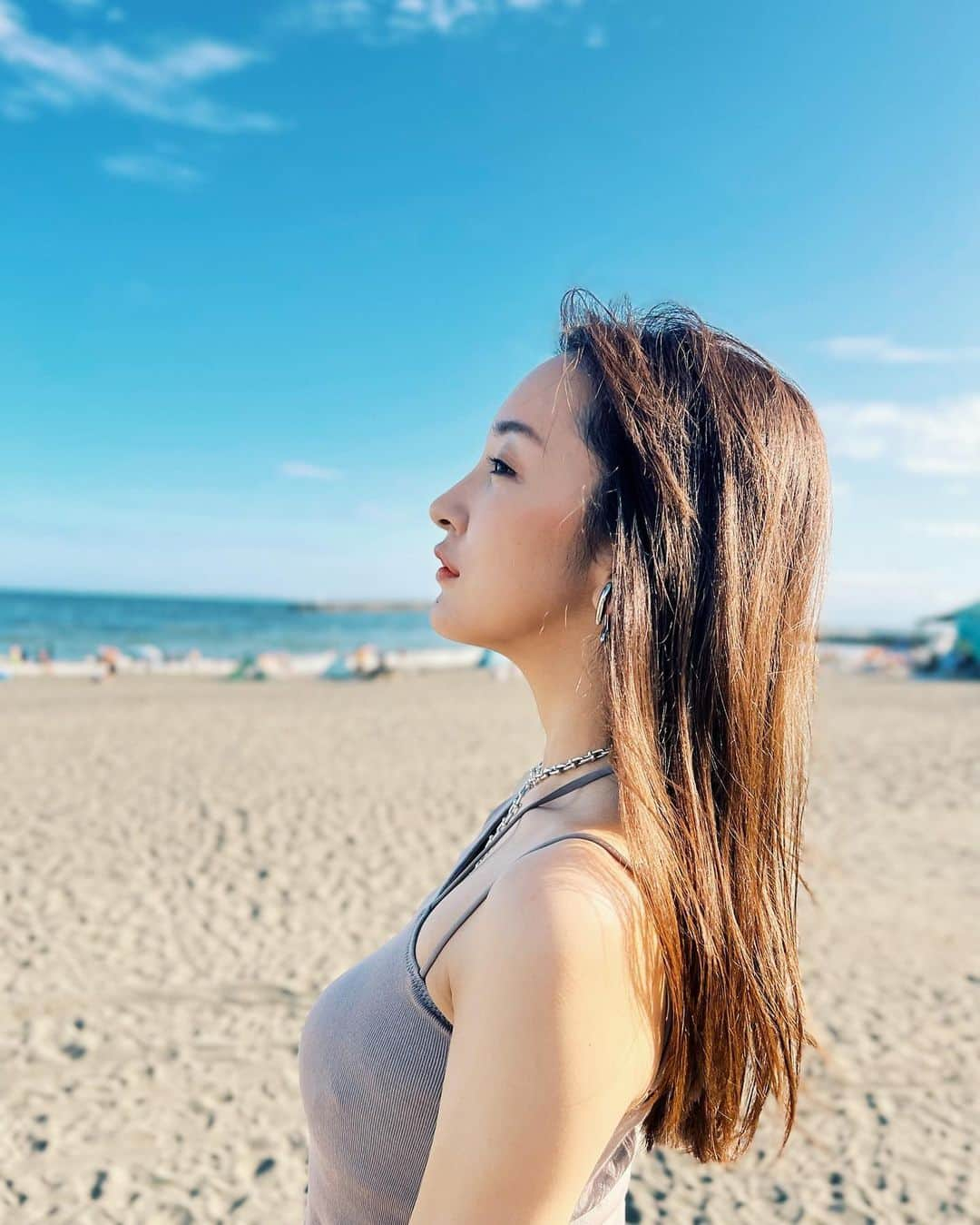 板野友美さんのインスタグラム写真 - (板野友美Instagram)「茅ヶ崎の海🐚  お仕事で行ったんだけど、なーんにも 考えず、のほほーんと1日海で遊びたいなぁ🐠  みんなは夏休みどんな計画してる？🪺」7月27日 14時55分 - tomo.i_0703