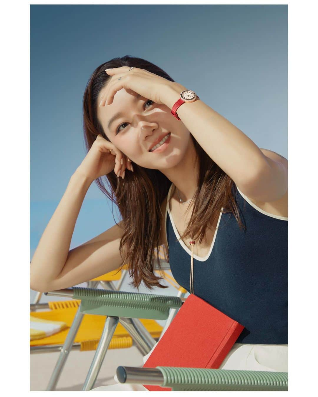 コン・ヒョジンさんのインスタグラム写真 - (コン・ヒョジンInstagram)「My 💙 @piaget  F O R  summer 🏖」7月27日 16時15分 - rovvxhyo