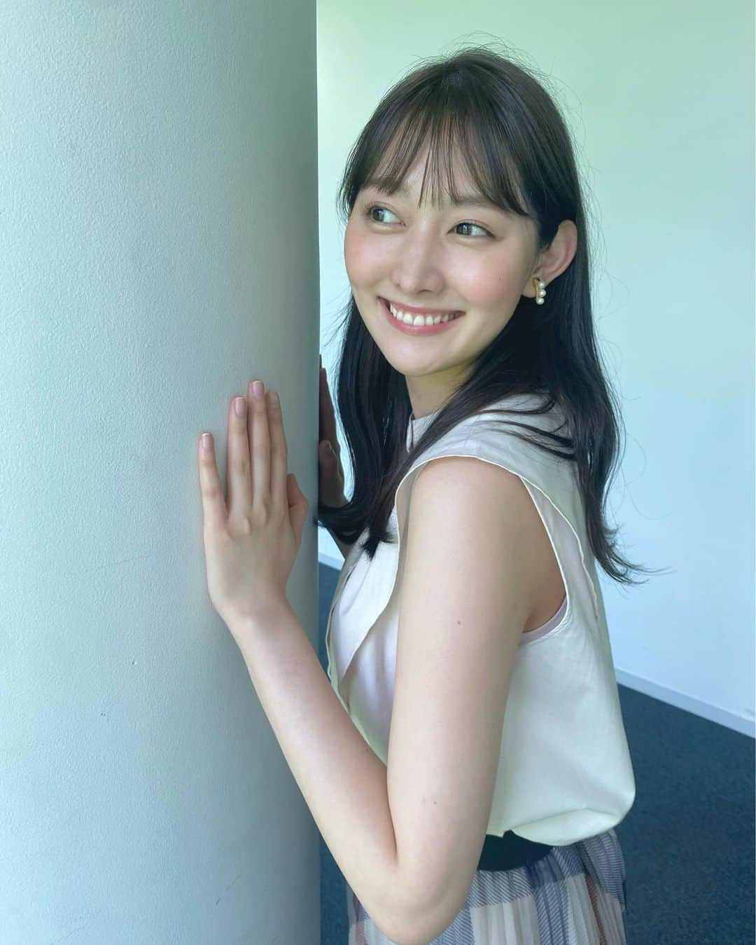 森山みなみさんのインスタグラム写真 - (森山みなみInstagram)「.  今朝も羽鳥慎一モーニングショーをご覧いただき、ありがとうございました！  週の折り返し地点ですね。 残りも一緒に頑張りましょう🌼  チェックのスカート、ウエストがゴムなのでとっても履きやすかったです☺︎  明日もよろしくお願いします！   #テレビ朝日 #羽鳥慎一モーニングショー #モーニングショー #アナウンサー  #森山みなみ  #衣装」7月27日 18時13分 - minami.moriyama_ex