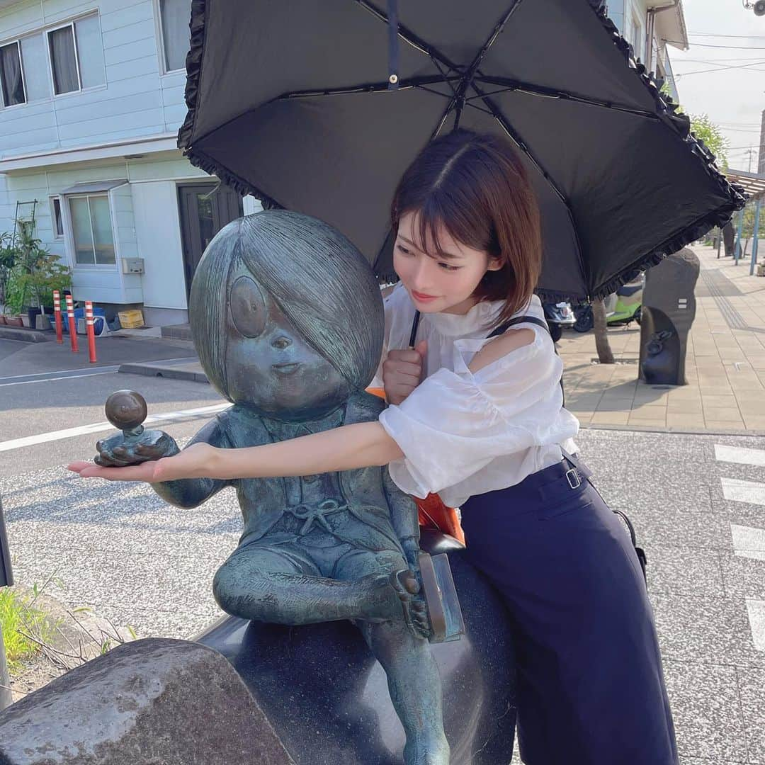 米倉みゆさんのインスタグラム写真 - (米倉みゆInstagram)「鳥取県でお仕事があったので、帰りに水木しげるロードに行きました~！ · · 小さい頃妖怪大好きだったから いたるところに妖怪いてテンション上がった🥳💯 · · · · ·  · · #鳥取 #鳥取旅行 #鳥取観光 #境港 #水木しげるロード #妖怪 #ゲゲゲの鬼太郎 #鬼太郎ロード #旅行 #観光 #日本 #アニメ #漫画 #日傘 #ショートカット #ショートボブ #ボブ #kitaro #japan #japananime #anime #animegirl #comic #japantrip #japantravel #japanesegirl #japantravelphoto #tottori #maisondefleur #smile」7月27日 20時11分 - yone__miyu630