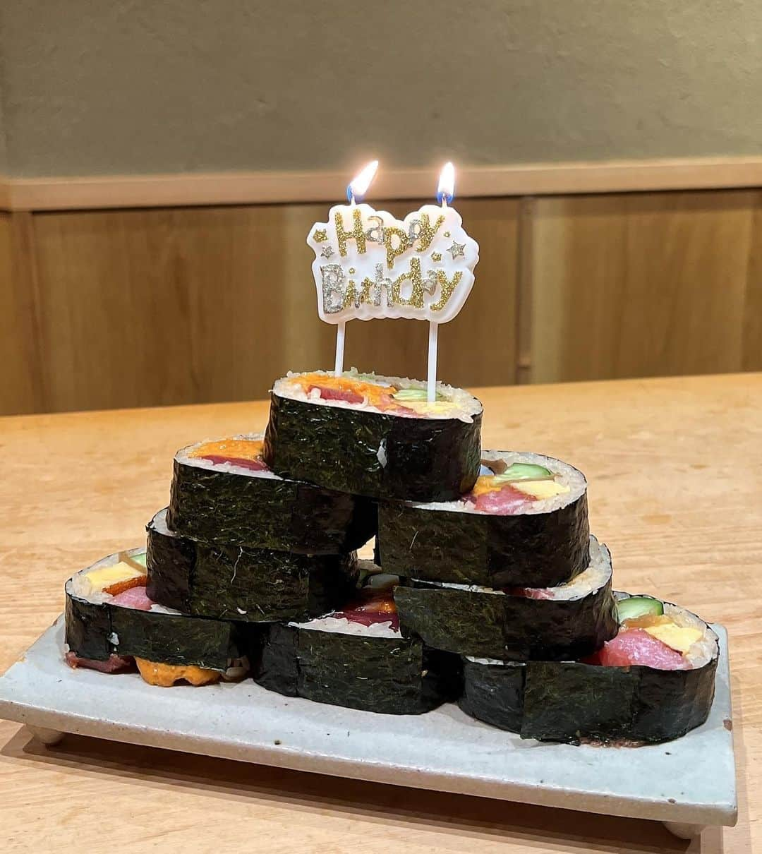 庄司ゆうこさんのインスタグラム写真 - (庄司ゆうこInstagram)「りさちゃんお誕生日おめでとう🎉🎂 お店はりさちゃんの大好きなお鮨屋さんで開催しました🤗 女子4人集まると賑やか🤣 って私が1番うるさかったけど🤣 ガールズトークが楽しすぎて、ついつい喋り過ぎた🤣💓 そして酔っ払いりさちゃん可愛かった❤️ ハッピーな歳になりますように❣️ #お誕生日#おめでとう#ハッピーバースデー#渋谷#鮨屋#ケーキ#ルワンジュ東京#バースデーガール」7月27日 23時14分 - yuko.shoji