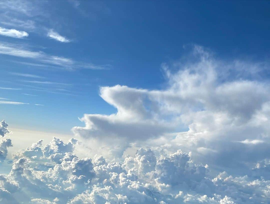 穂川果音さんのインスタグラム写真 - (穂川果音Instagram)「夏の空☁️ 今日もお疲れ様でした〜😊  #sky #skyporn #夏空」7月28日 0時16分 - hokawakanonn