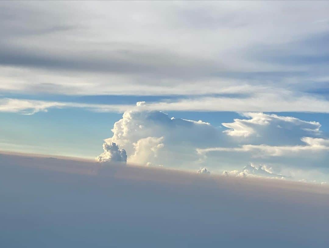 穂川果音さんのインスタグラム写真 - (穂川果音Instagram)「夏の空☁️ 今日もお疲れ様でした〜😊  #sky #skyporn #夏空」7月28日 0時16分 - hokawakanonn