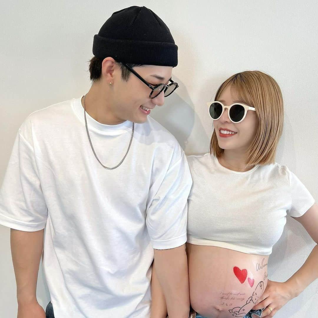 二宮璃子さんのインスタグラム写真 - (二宮璃子Instagram)「38週４日検診 baby 3,000g👶♡ 先週より１５０g大きくなってた😳 赤ちゃんもしっかり下がってきてるらしく後は産まれてくるだけ👶💓 来週の検診は無さそうやね〜って言われたけどどうなんやろ🥺 めちゃくちゃドキドキする…😂 私も色々不安なこと多くて早く産みたいな〜とは思う🥺🫶  とりあえず何事もなく無事に出産出来ますように…😔💕  予定日近い妊婦さん頑張りましょうね😔🫶💓💓  #38週４日 #臨月 #臨月妊婦 #臨月ママ #マタニティライフ #マタニティフォト #マタニティ記録 #マタニティフォトセルフ #3人目妊娠中 #3人目妊娠 #マタニティフォト #マタニティシール #男の子baby」7月28日 11時46分 - riixten