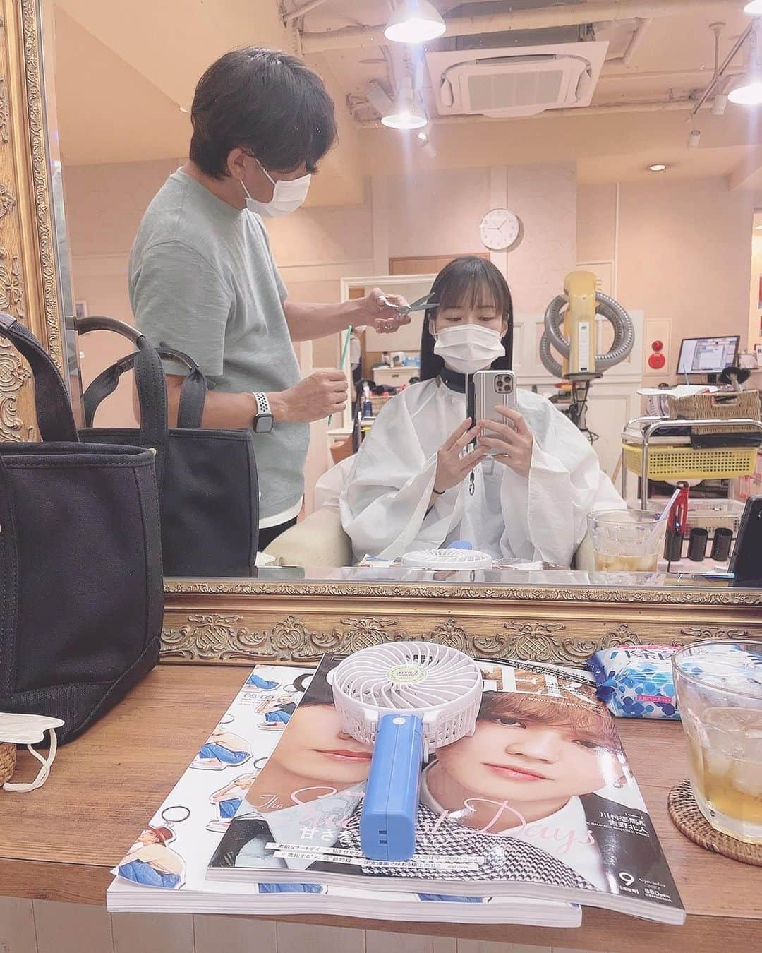 吉山りささんのインスタグラム写真 - (吉山りさInstagram)「✂️💇🏻‍♀️ 原宿VIRGOさんへ💓  2人がかりでトゥルントゥルンにしてもらいました😍💗  いつもありがとうございます❣️  そしてシェラもかわゆす💕🐶💕  @virgo_shera @hair_virgo   #原宿virgo  #ヴィルゴ  #原宿美容室  #美容室  #ヘアカット  #hair  #ロングヘア #longhair  #黒髪ロング  #beautysalon #とぅるんとぅるん  #ツヤ髪    #吉山りさ #モデル #フリーモデル #Japanese #japanesemodel」7月28日 17時40分 - oreorerisa