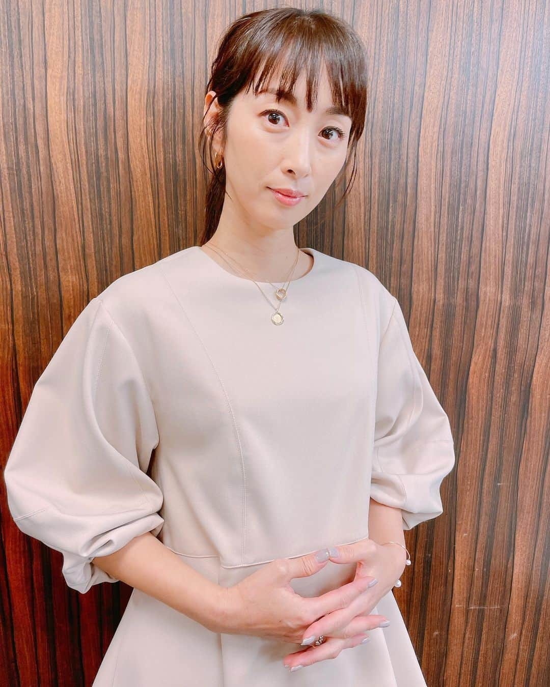 坂下千里子さんのインスタグラム写真 - (坂下千里子Instagram)「衣装です！ .  本日のブランドです！  set up  @lounie_jp jewelry  @pastierra shoes  @daniella_and_gemma  . . #動きつけてみたよ#ぎこちない #課題 #動き #ポーズ #苦手 #だったのかもしれない #枚数で稼ぐ #instagram #japan」7月28日 20時11分 - chiriko_sakashita_official