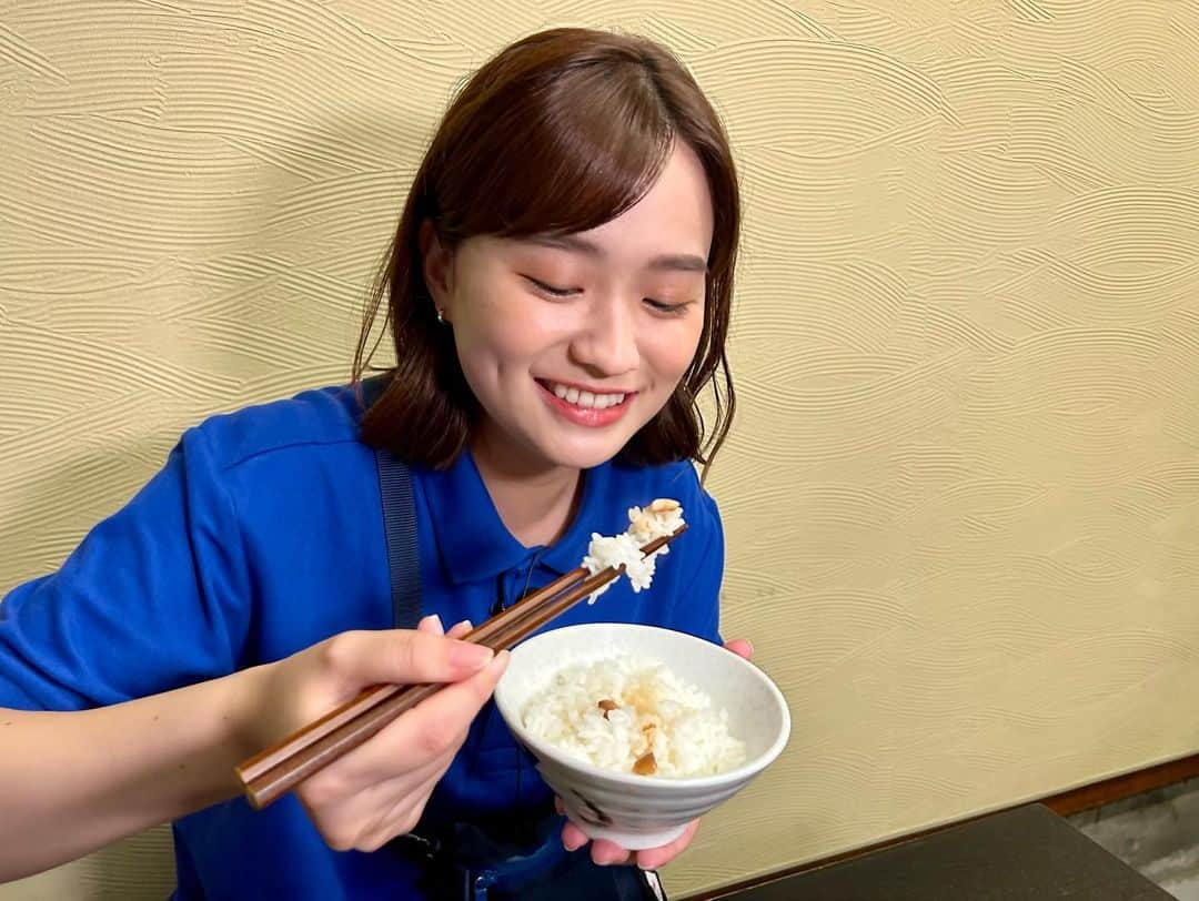 篠原梨菜さんのインスタグラム写真 - (篠原梨菜Instagram)「#朝5時の美味time きのうは千葉県・船橋市 船橋市地方卸売市場の中の 三代目田久保食堂さんへ！ およそ50年続く老舗で、午前2時からの営業です！ おすすめの銀ダラ煮付け定食を🐟 甘辛い味付けでふんわりと柔らかい食感😋進む箸、消えていくご飯！4杯お代わりした猛者もいたそう🍚 今日の早朝グルメもお楽しみに！ #早朝グルメ #thetime_tbs #銀ダラ煮付け定食  #銀ダラ #海鮮  #船橋市場  #三代目田久保食堂 #お米が美味しい  #tbs」7月29日 4時36分 - shinorinatbs