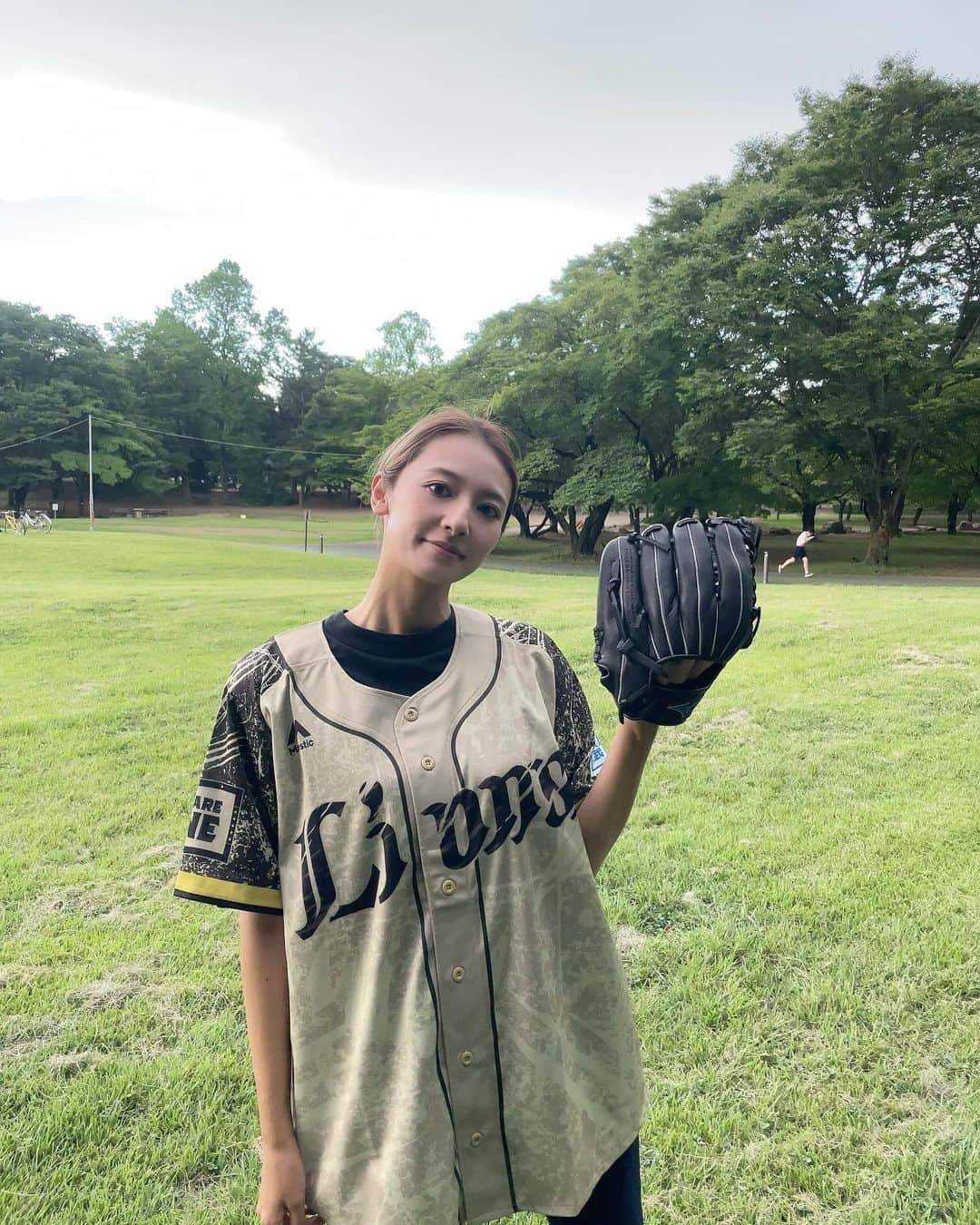 近藤みやびさんのインスタグラム写真 - (近藤みやびInstagram)「コソ練⚾️  最初は投げ方がだめだめで肩がすぐ痛くなって続かなかったんだけど 最近はちょっと上達して🤏 肩が痛くなるような投げ方はしなくなった😅  まっすぐ飛ぶ率も高くなった😌  ⚠️とても球技苦手  がむばる。  #野球 #投球練習 #始球式 #でたい #ベルーナドーム #所沢 #西武ライオンズ #近藤みやび #レースクィーン #レースクィーンオブザイヤー」7月29日 13時51分 - miyabiiiii_kondooooo