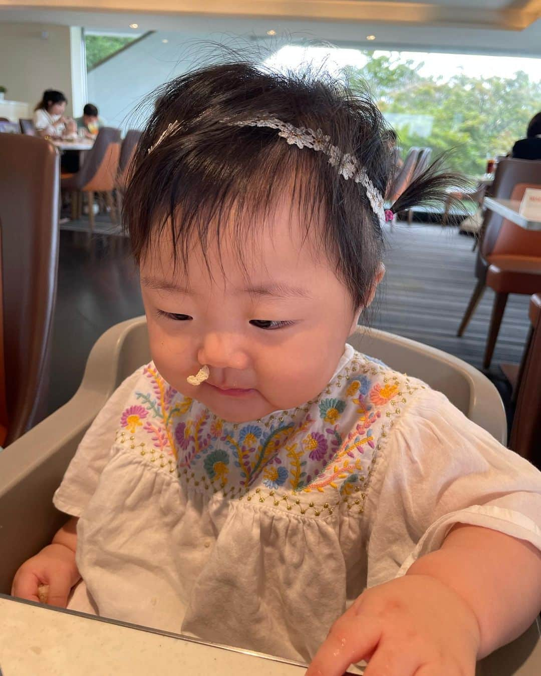 イ・ボミさんのインスタグラム写真 - (イ・ボミInstagram)「- 귀염둥이 로라랑 행복한시간🥰 로라 눈웃음에 온가족 다 너무 즐거움❤️ 워커힐은 음식도 너무 맛있구 한강뷰에 제대로 힐링했다아✨  #비스타워커힐」7月29日 14時13分 - bomee.lee