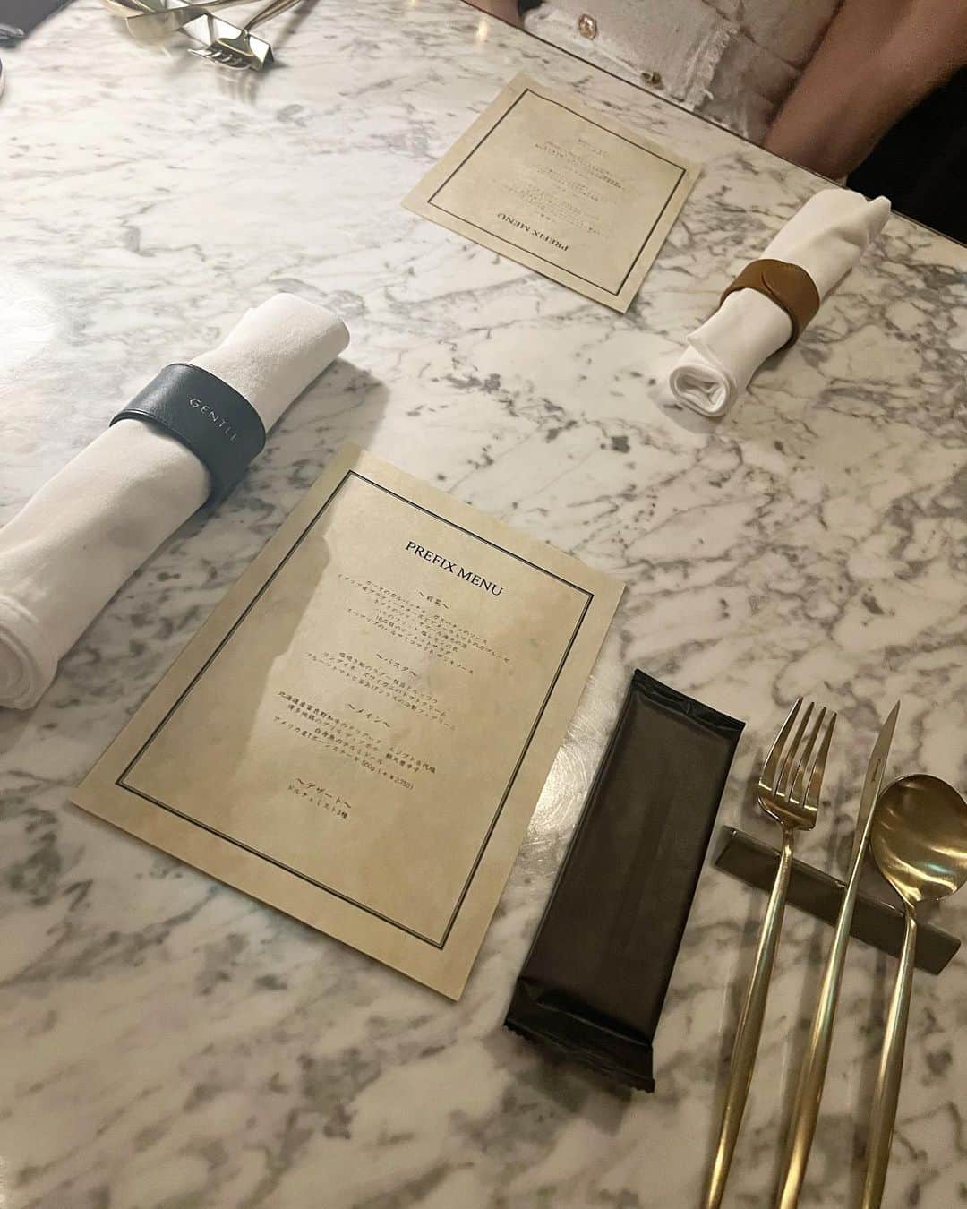yuukachiさんのインスタグラム写真 - (yuukachiInstagram)「Dinner🍽✨  まおがお誕生日お祝いしてくれた🥺 ゆうかの好みのお店でさすがわかってる😏  本当の妹みたいに可愛がってる妹🥳💗らぶ  プレゼントもお花もセンス良くて さすがまおでした！！！🕊𓂃 𓈒𓏸◌  #誕生日Dinner#Dinner#神宮前グルメ #神宮前#GENTLE#韓国ファッション」7月29日 15時00分 - yuuka_stagram