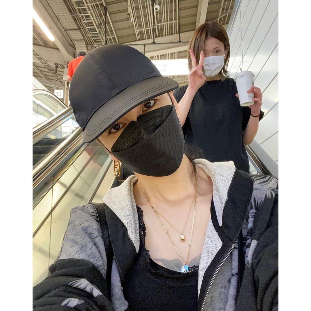 中島美嘉さんのインスタグラム写真 - (中島美嘉Instagram)「. 行ってきます！ 久しぶりに ロッキンホース履いた〜 そして着きました！  #mikanakashimaconcerttour  #2022 #I #京都  明日会場でお待ちしてます！ 思いっきり 楽しみましょう！」7月29日 19時39分 - mikanakashima_official