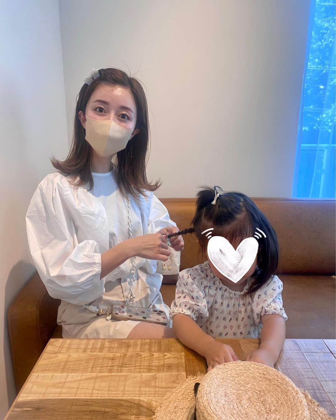 水野佐彩さんのインスタグラム写真 - (水野佐彩Instagram)「・ #きょうのわたちたち👩‍👧   週に1度の休日ですが 頑張って起きてもらい👱🏽‍♂️ ブランチからスタート👨‍👩‍👧☕️ そして公園。商店街をお散歩。みんなでお昼寝。 おうちでプール。再び公園。笑  特別どこに行くわけではなく みんなで丸一日行動して パパとお風呂に入ってもらえる。 たまに外食もできちゃう！ 私以外みんな20時に寝ちゃう。← そんな日曜日が大好き🫶🏻  #153cmコーデ #おちびコーデ #おちびの輪 #Sサイズコーデ #ママコーデ #ママライフ #2020年ベビー #女の子ママ #女の子ベビー #ブルベ夏 #ブルベ #ブルベサマー #ブライトサマー #ブライトスプリング #ソフトクラシック #ウェーブ #骨格診断ウェーブ」7月29日 21時16分 - saaya_mizuno