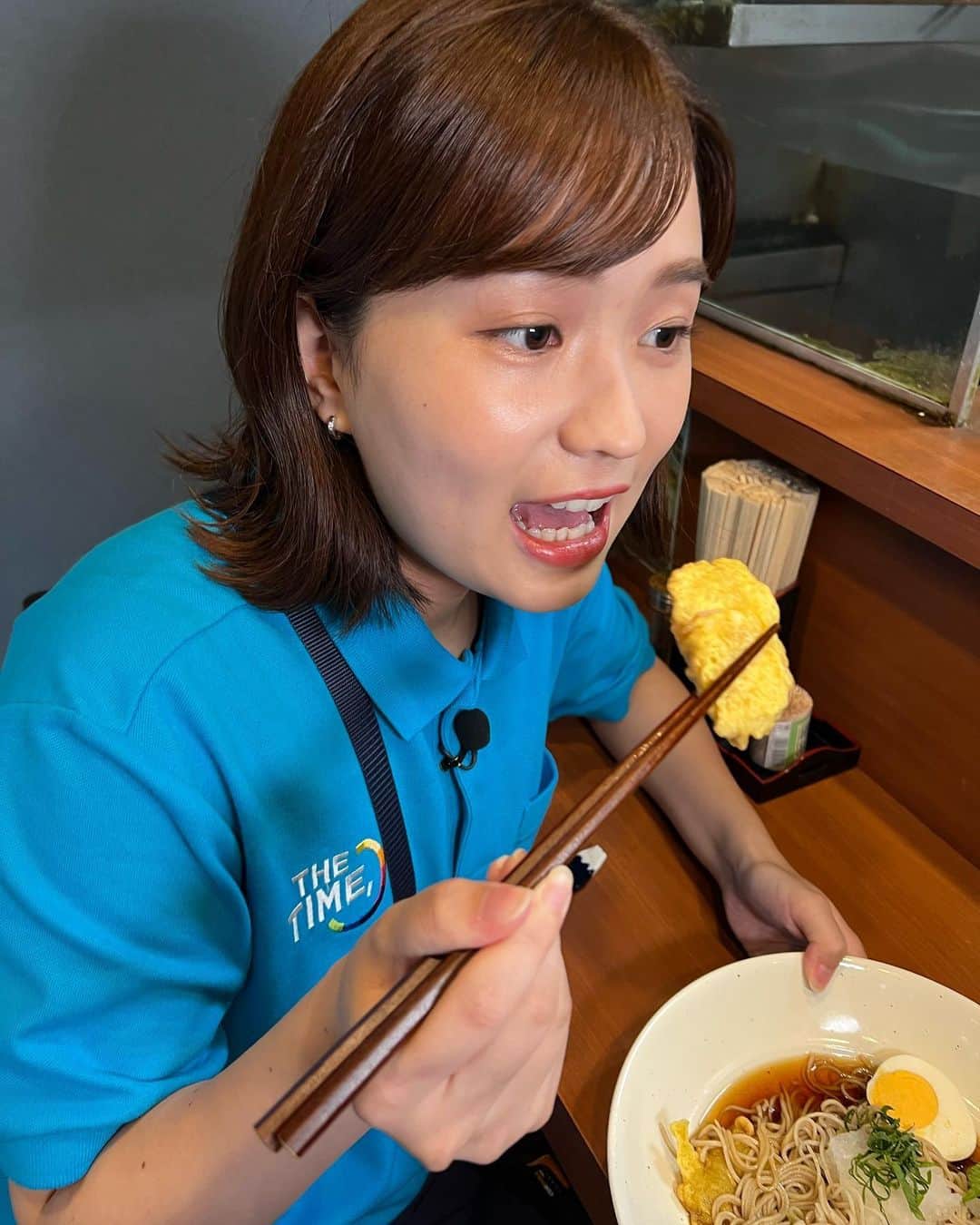 篠原梨菜さんのインスタグラム写真 - (篠原梨菜Instagram)「#朝5時の美味time きのうは東京・上野駅近く 元長(もとちょう)へ！ 朝6時から営業の蕎麦店。2階で毎日製麺。打ちたて・茹でたて・揚げたての「3たて」がこだわり。出勤前の方が多いそう。 夏限定の冷やし鶏天そばを😋 コシのある細麺。揚げたての鶏の天ぷらはジューシー！蒸し暑い日にピッタリ！ #早朝グルメ #thetime_tbs #元長 #上野グルメ  #そば #冷やし鶏天そば #tbs」7月30日 14時49分 - shinorinatbs