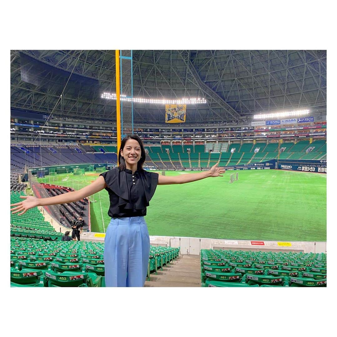 武田伊央さんのインスタグラム写真 - (武田伊央Instagram)「ソフトバンクホークス を 野球チームとしてではなく、 球団運営会社という切り口で取材！！  明日と来週、2週にわたって サンデーウォッチ「カイシャテインメント」で紹介します😆⚾️！  世界一を目指す会社の志とは？ ドームの運営とは？ エンターテイメントとは…？ ドームの屋根に登れる？ ドームにある知られざる広告の秘密！！  などなど、皆さんがきっと知らないホークスを紐解きます😆🌈」7月30日 17時28分 - iotakeda_rkb