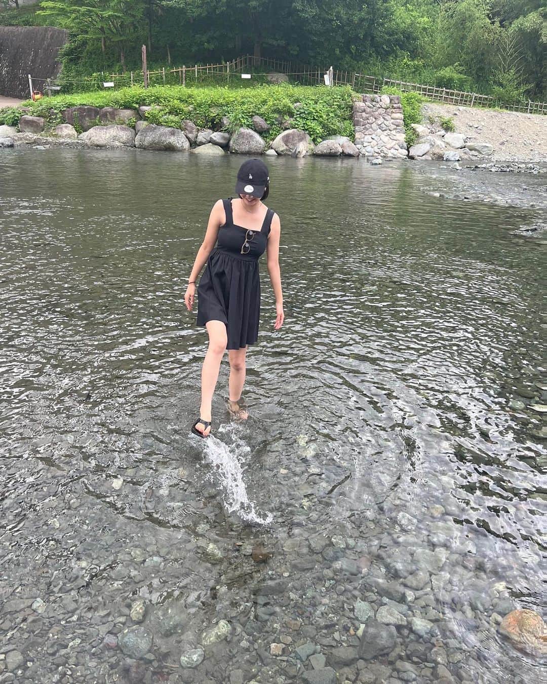 NANAMIさんのインスタグラム写真 - (NANAMIInstagram)「あつくて川遊びした日🌀  👗　@acym_official  #ナナミフク　#nana私服」7月30日 20時37分 - nanami023