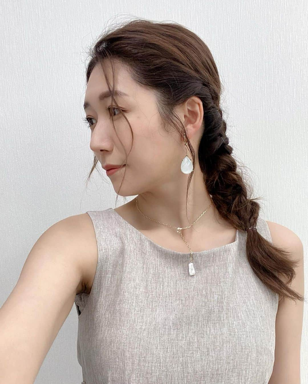 穂川果音さんのインスタグラム写真 - (穂川果音Instagram)「hairstyle  編み下ろしスタイルです😊  #hairstyle #hairarrange #編み下ろしヘア　#編み下ろしスタイル　#編み下ろしアレンジ　#アベプラ　#abema #穂川果音 #気象予報士　#weatherforecast #気象キャスター　#セントフォース」7月30日 21時24分 - hokawakanonn