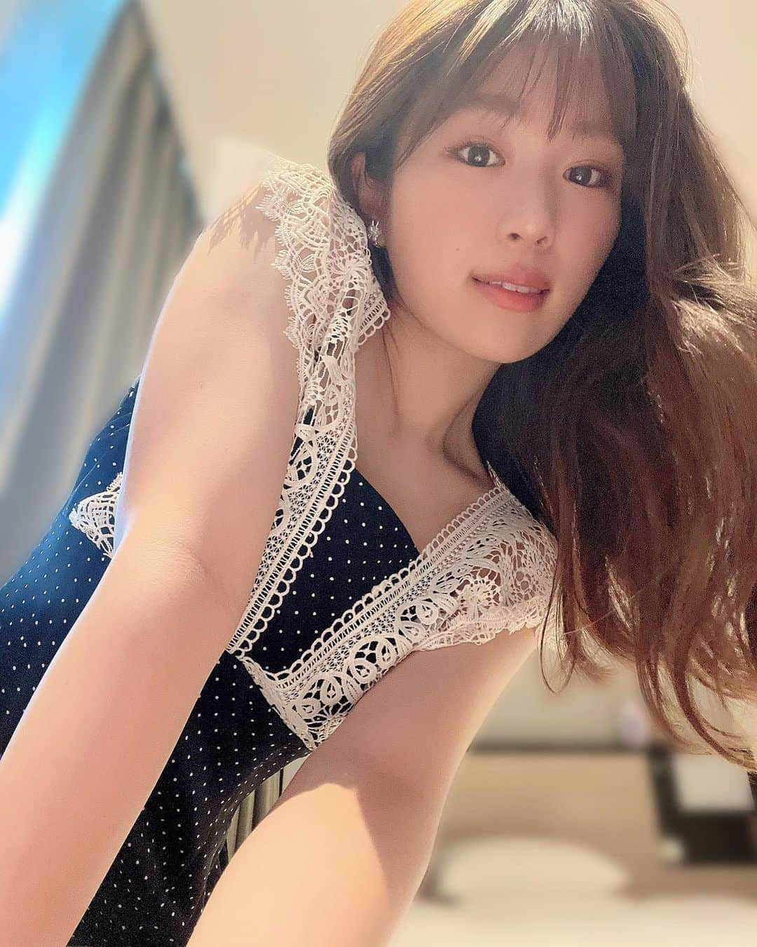 渋谷凪咲さんのインスタグラム写真 - (渋谷凪咲Instagram)「わあ🤗笑  レースとドットがかわいらしい夏ワンピっぴ🌼 とんでもなく涼しかったです♡  #土曜はナニする？ #ロケで着させて頂いたお衣装です！ #西川きよし師匠 #ケンドーコバヤシ さん #渋谷凪咲 #の3人ロケ #☺️😳😏笑 #とっても楽しかったです♪ #大人になってもきよし師匠のように #元気いっぱい天真爛漫で好奇心旺盛な素敵なお方に私もなりたいと思いました♡」7月30日 23時28分 - nagisa_nikoniko