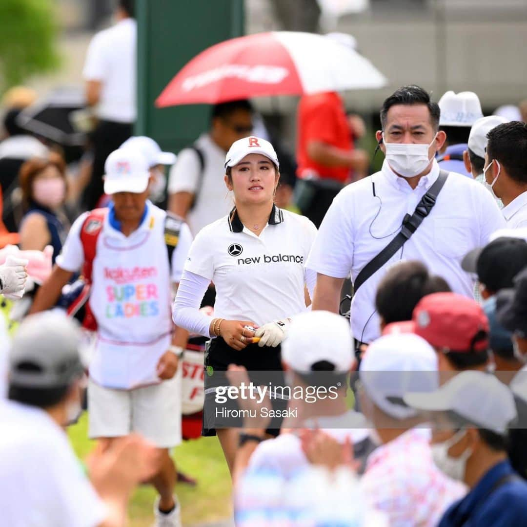 稲見萌寧さんのインスタグラム写真 - (稲見萌寧Instagram)「2022.楽天スーパーレディース  猛暑の中。たくさんの応援ありがとうございました！💦🥵🥵  今週はホステス大会でもあり誕生日の試合でした！  ホステスとして大会を少しでも盛り上げられたかなと思います❤︎  単独2位で終えれたこと、熾烈な2位争いを勝ち抜けてよかったです！❤️‍🩹  また来週からもがんばります！ 応援よろしくお願いします🥺」7月31日 15時05分 - mone173.golf