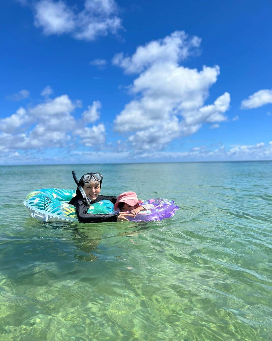 大浦育子さんのインスタグラム写真 - (大浦育子Instagram)「母と子シリーズ♡ 最後の写真、どこのあまさんかな？と思ったら私だった🤣 . . #宮古島#子連れ旅行  #沖縄#夏休み#母娘#2才」7月31日 16時42分 - ikuko_oura