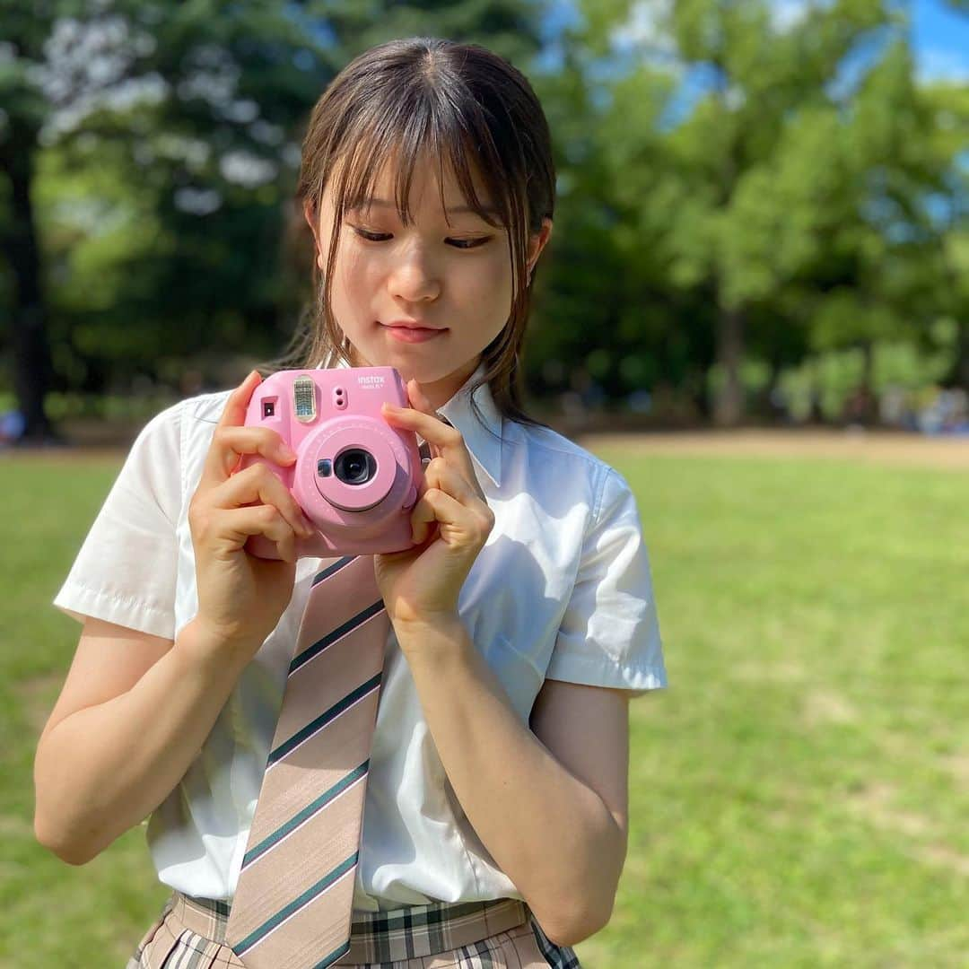 制服専門店CONOMiさんのインスタグラム写真 - (制服専門店CONOMiInstagram)「【原宿店】 チェキで映えフォト！ 画像をタップすると購入できるよ☝️ ・ #conomi #制服 #なんちゃって制服 #制服アワード #制服コーデ #制服交換 #制服アレンジ #制服ディズニー #制服ユニバ #学校 #女子高生 #放課後 #放課後jk #jkブランド #fjk #sjk #ljk #jkの素敵な思い出 #青春 #アオハル #青春フォトグラフ #平成ギャル #平成ギャルポーズ #ライクポーズ #顔隠しポーズ #きゅーななぱーせんと #ハルイロセカイ #ootd #japanesefashion #fyp」7月31日 16時58分 - conomi_official