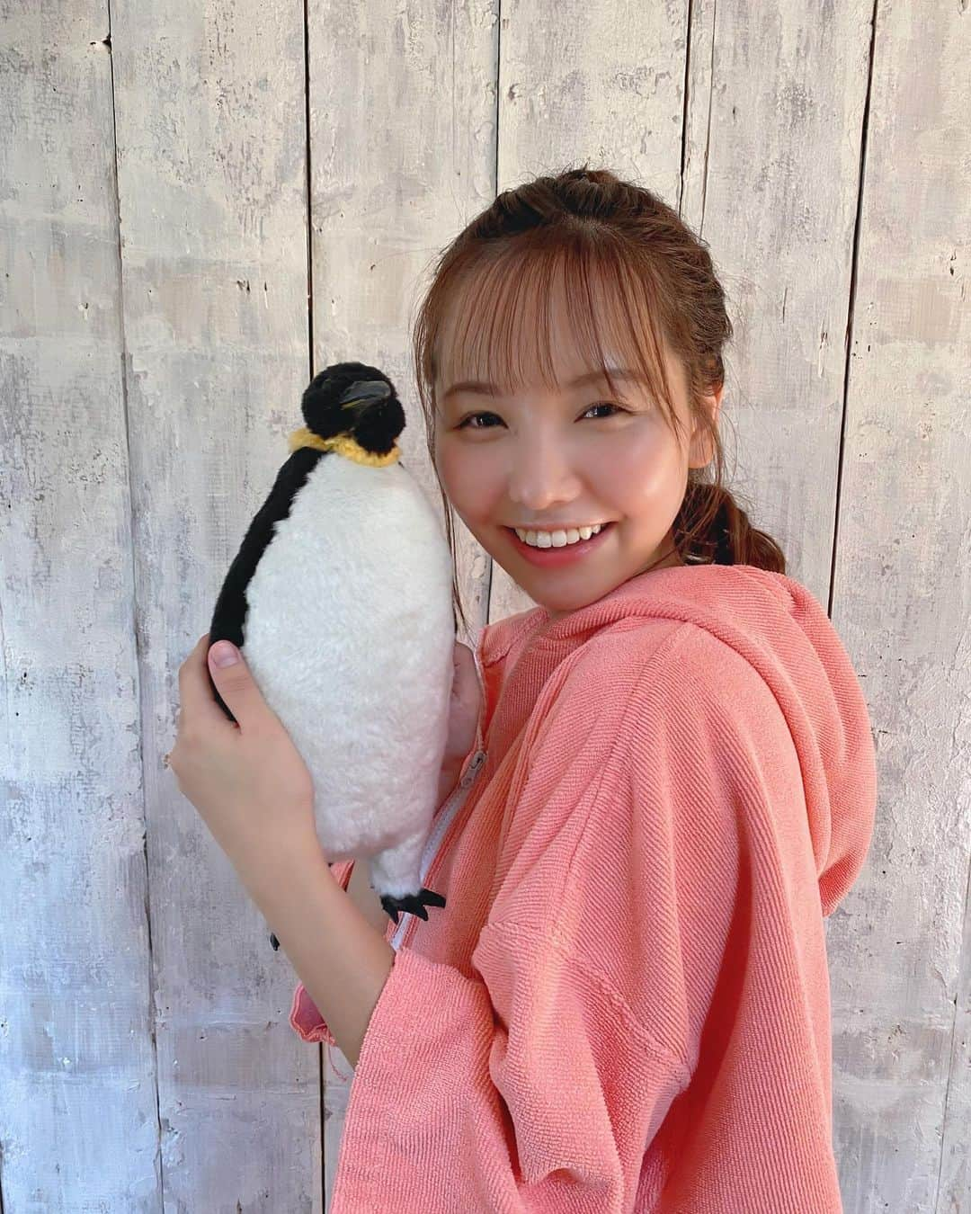 本郷柚巴さんのインスタグラム写真 - (本郷柚巴Instagram)「🐧🐧🐧  #撮影 #オフショット #ペンギン #🐧」7月31日 18時31分 - h.yuzuha_0112