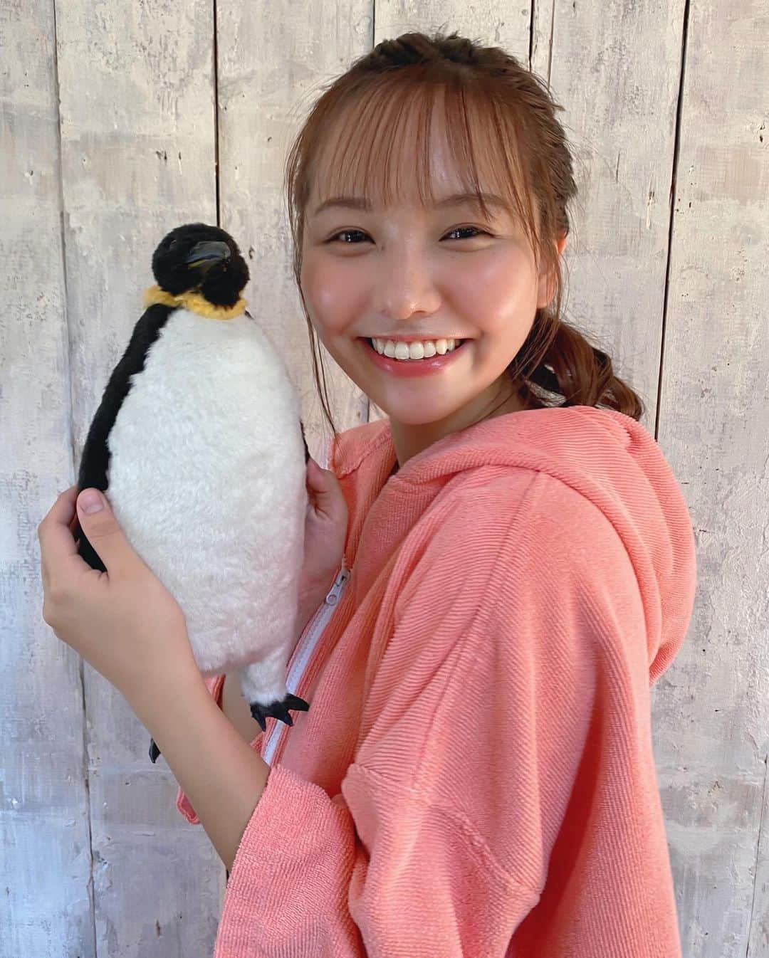 本郷柚巴さんのインスタグラム写真 - (本郷柚巴Instagram)「🐧🐧🐧  #撮影 #オフショット #ペンギン #🐧」7月31日 18時31分 - h.yuzuha_0112