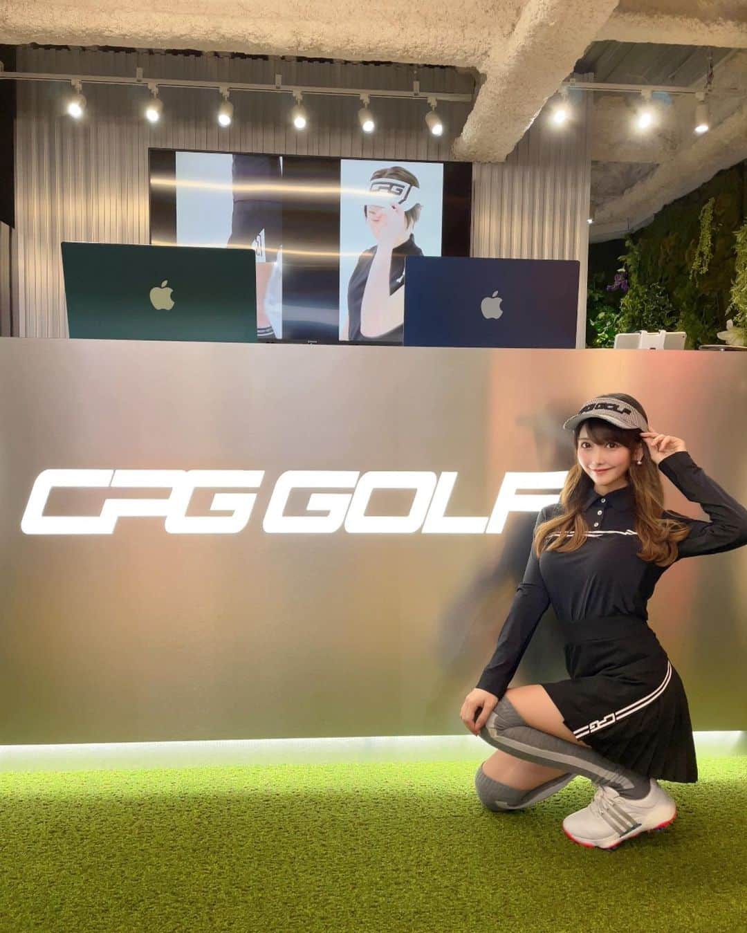 MAYUさんのインスタグラム写真 - (MAYUInstagram)「. こんばんは🤍 . @cpggolf_official のAWプレスプレビューに行ってきたよ☃️❤️ 今回もかわいいのが沢山で欲しいものがいっぱいでした🥺 . マネキンちゃんとイロチコーデしてみた🤍❤️ . . 8月1日(月)から東京、千葉、名古屋、神戸の4都市 全国9カ所でポップアップストアを同時開催するみたい✨ 📍8/1-8/31 ・Alpen TOKYO ・ゴルフ5 プレステージ（新宿・日本橋・広尾・名古屋・神戸） ・GOLF5カントリーオークビレッジ 📍8/17-8/30 ・ジェイアール名古屋タカシマヤ 📍8/17-9/11 ・松屋銀座 . 気になる方は行ってみてね☃️✨ . #ゴルフ女子#ゴルフ#ゴルフウェア#ゴルフコーデ#シーピージー#シーピージーゴルフ#golf#golfwear#golflife#cpggolf#golfday#golfgirl#japanesegirl#autumn#winter」7月31日 18時49分 - mayu.kina_golf