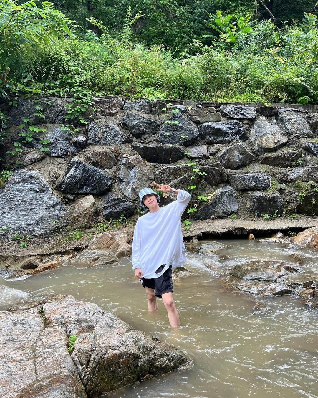 ジョンハンさんのインスタグラム写真 - (ジョンハンInstagram)「☔️💦」7月31日 21時20分 - jeonghaniyoo_n