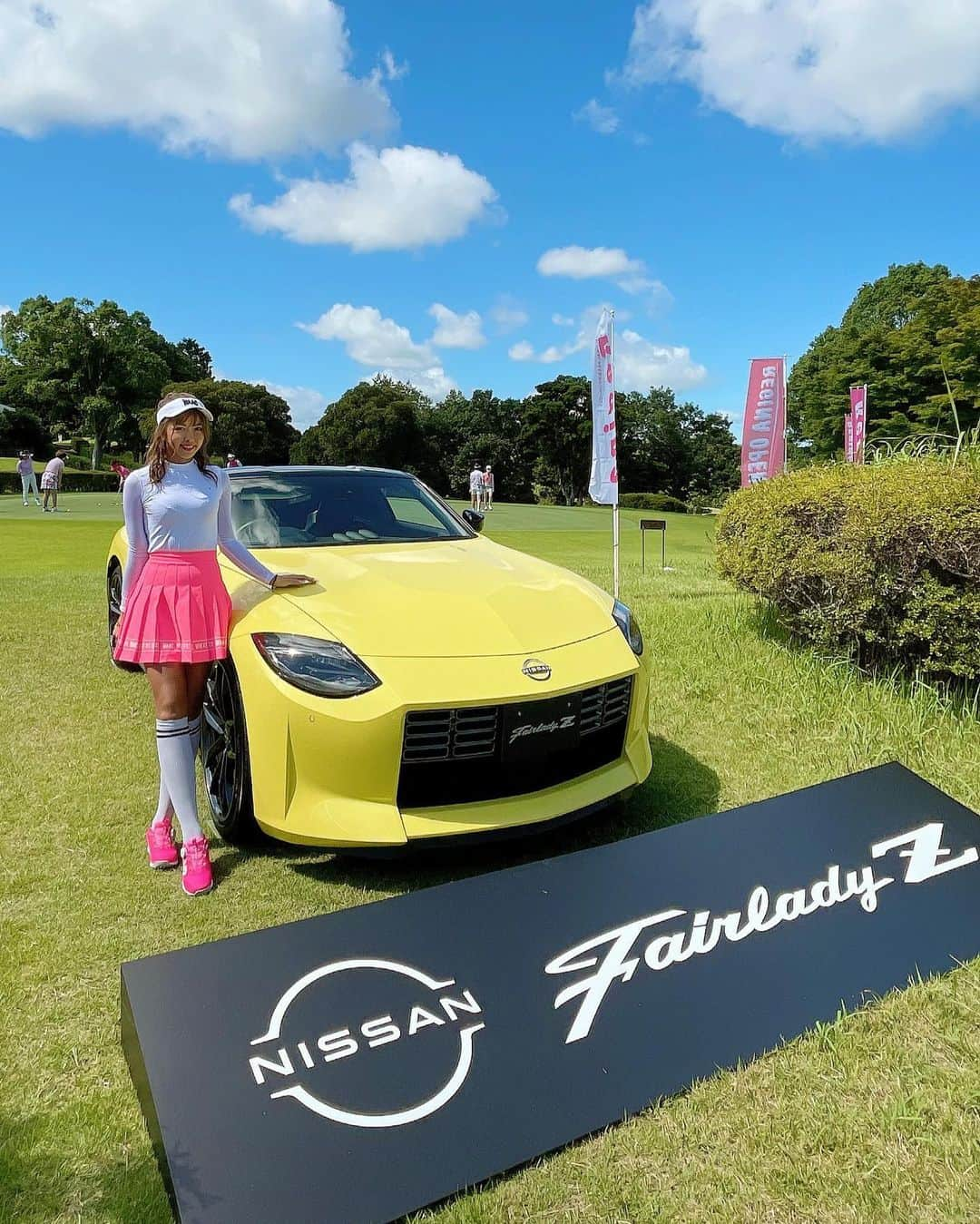 あおい夏海さんのインスタグラム写真 - (あおい夏海Instagram)「先日のレジーナオープンで日産のカッコイイ車発見‼️‼️ @nissanjapan  ストーリー載せたらすぐたくさんの人から、その車やばいやつ！ってDM来たよー笑笑 こんな車乗ってゴルフ行きたーい💕  #nissan #アリア #フェアレディZ #reginagolf #reginaopen2022  #アスリズム #エルディオ #オノフレディ #ゼクシオ #セシルマクビー #ニューバランス #ビーレディ #boystokyo #bushnellgolf #cobragolfjapan #junandrope #maruko #nissan #PERFECTTAN #reginagolf #reginaopen2022  #南総カントリークラブ  #日産」8月1日 11時15分 - natsumi.aoi