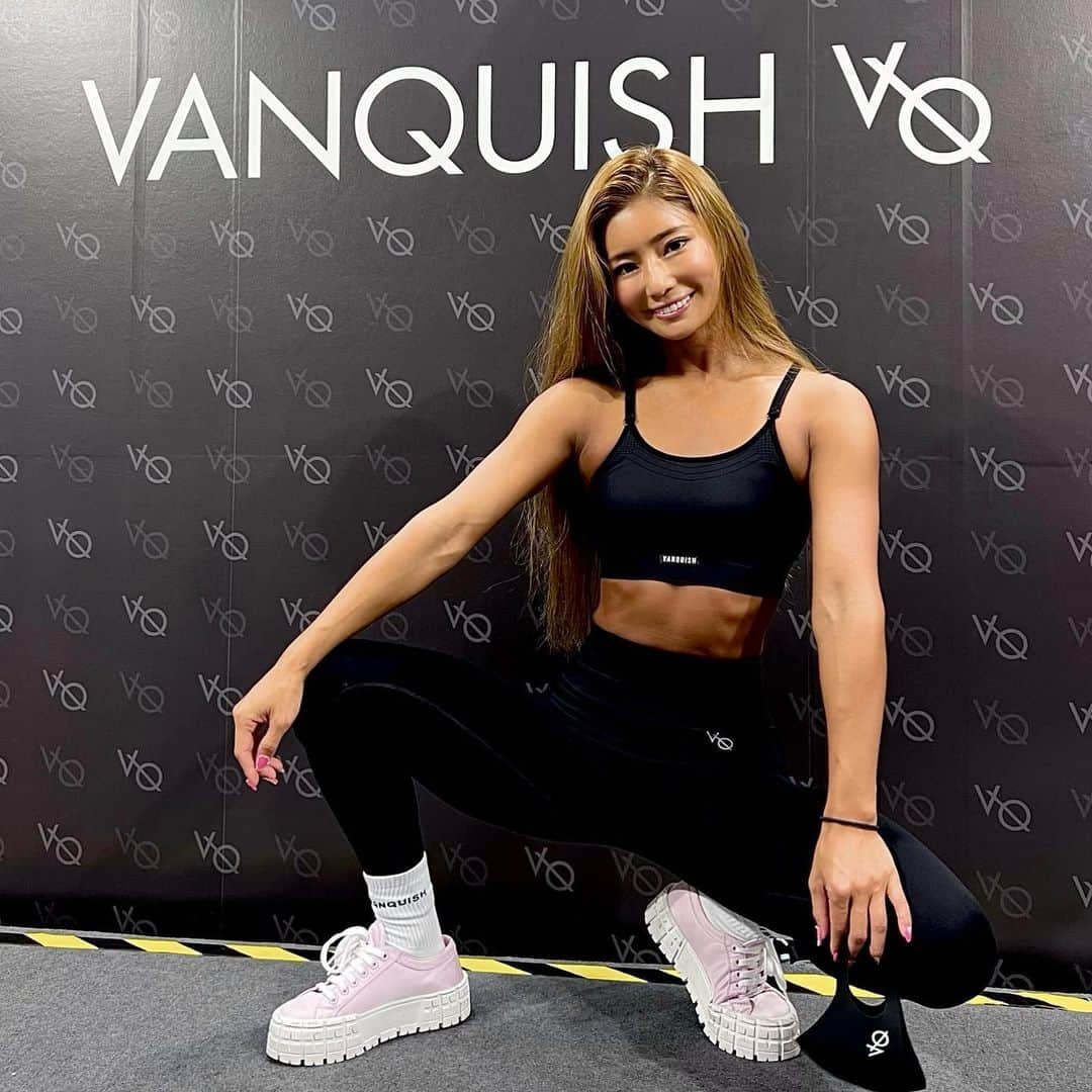 田上舞子さんのインスタグラム写真 - (田上舞子Instagram)「＊ ＊ Suportec 2022‼️‼️it's the biggest sports event in Japan💓 Thank you for coming to the vanquish booth❣️ We were so glad to see you guys😍🫶🏽🫶🏽🫶🏽 ＊ スポルテック2022 ヴァンキッシュブースにお越しくださった皆様ありがとうございました❤️ @vqfit の新作すっごくかわいいので、また発売されたらストーリーズにて告知させていただきます😍❣️ ＊ ＊ @vqfit  @vqfitwomen  #vanquishfitness #vanquishfitnessathlete」8月1日 13時33分 - mai_tano