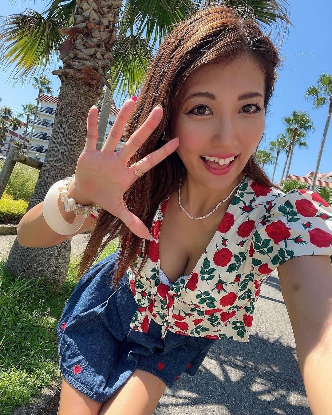 神谷麻美さんのインスタグラム写真 - (神谷麻美Instagram)「#やっほー 💖👼🏻🫶🏼‪‪👼🏼💖🌴🌈💖✨」8月1日 13時41分 - asamice428