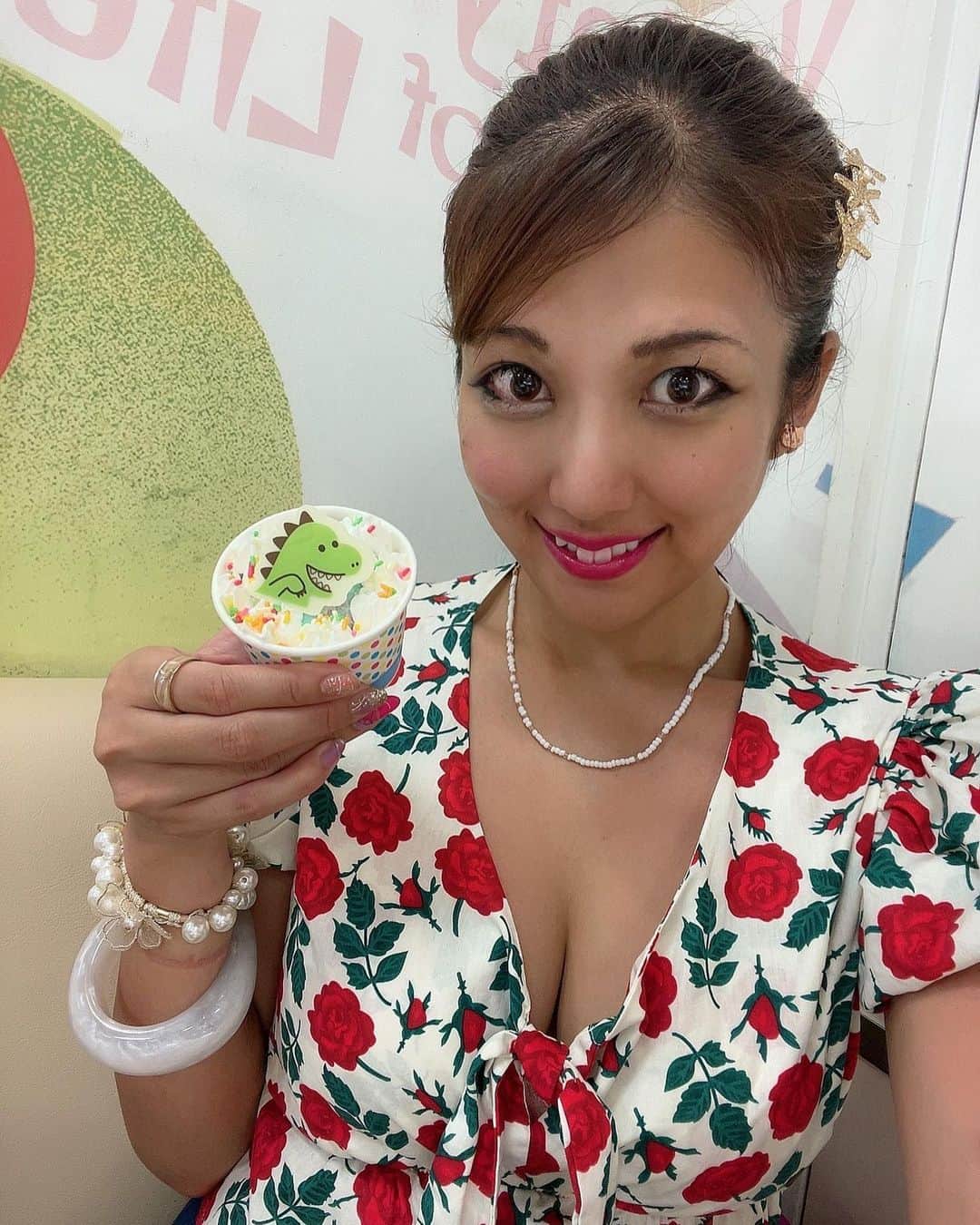 神谷麻美さんのインスタグラム写真 - (神谷麻美Instagram)「#やっほー 💖👼🏻🫶🏼‪‪👼🏼💖🌴🌈💖✨」8月1日 13時41分 - asamice428