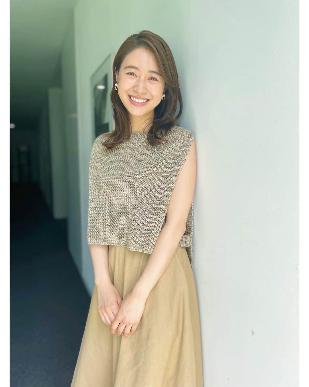 林美沙希さんのインスタグラム写真 - (林美沙希Instagram)「. 今週もANNニュースをよろしくお願いします。 今日は猛暑に関するニュースからお伝えしました🌴 明日も暑くなるのでお気をつけください🙇‍♀️🙇‍♀️ 外出のタイミングをずらせる方は調整を、出来ない方は暑さ対策グッズをフル活用して水分補給を心がけましょう！  #annニュース #ワイドスクランブル #林美沙希 #衣装 #ootd #スカートコーデ #暑いです」8月1日 18時19分 - misaki0hayashi