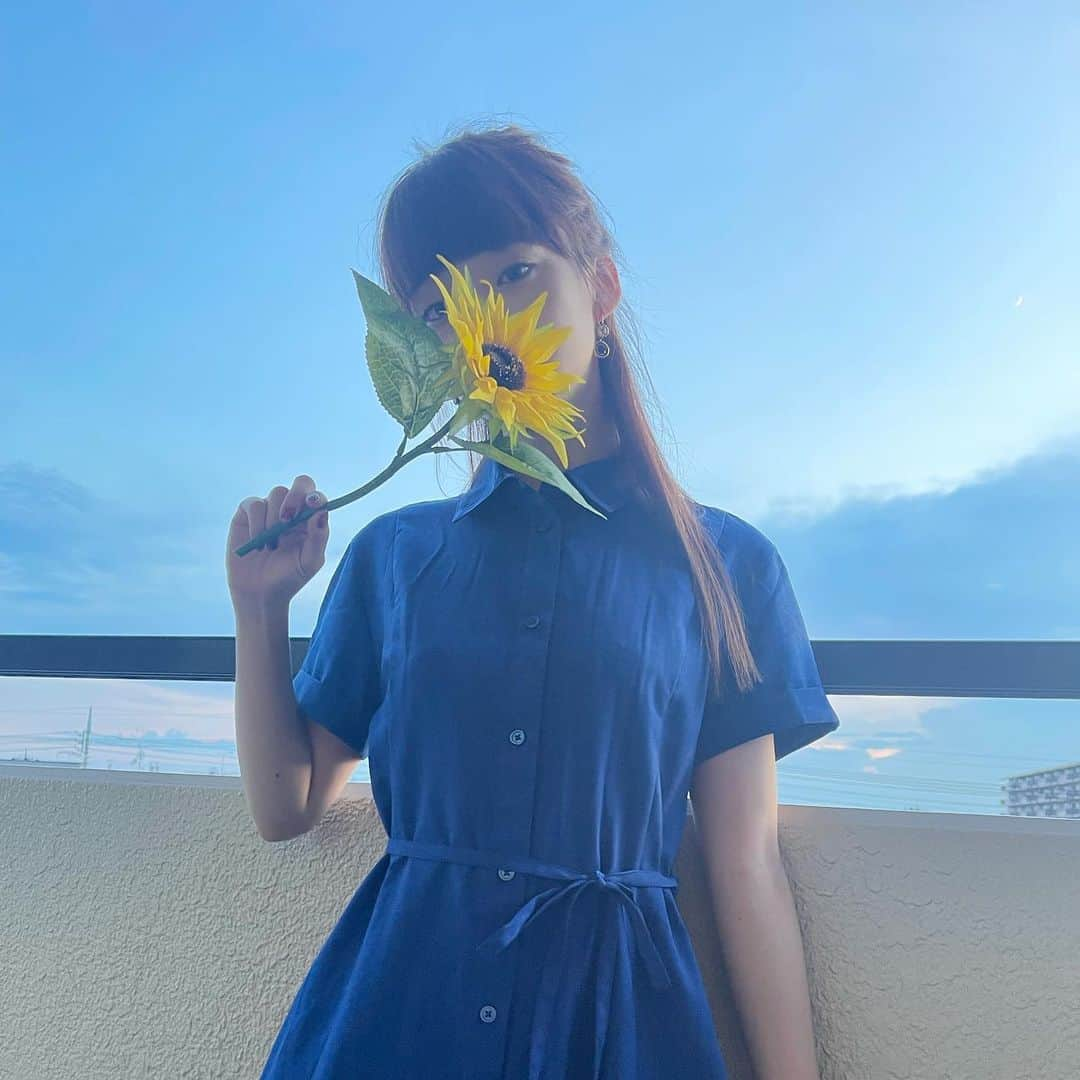 荻野由佳さんのインスタグラム写真 - (荻野由佳Instagram)「8月🌻 今日は特段暑く感じました🥵 明日はもっと暑いみたいなので みなさん、水分補給をこまめにし、体調に気をつけてお過ごしください！」8月1日 19時04分 - ogiyuka_ippaiwarae216