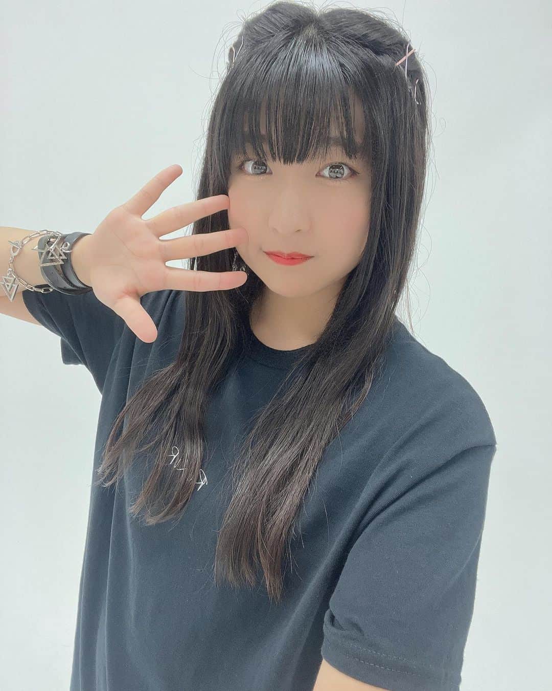 りりりさんのインスタグラム写真 - (りりりInstagram)「💁嬉しいお知らせ💁  【りりり × KINGLYMASK】  初コラボアイテム4個を発売させて頂きますჱ̒⸝⸝•̀֊•́⸝⸝)  ほんまに可愛くて最高なものになったのでみんなもオソロしよー👐  そしてこの日のヘアメイクさんほんまに最強でした🥲🫶🫶  #キングリーマスク  #嬉しい」8月1日 19時12分 - ririri1116