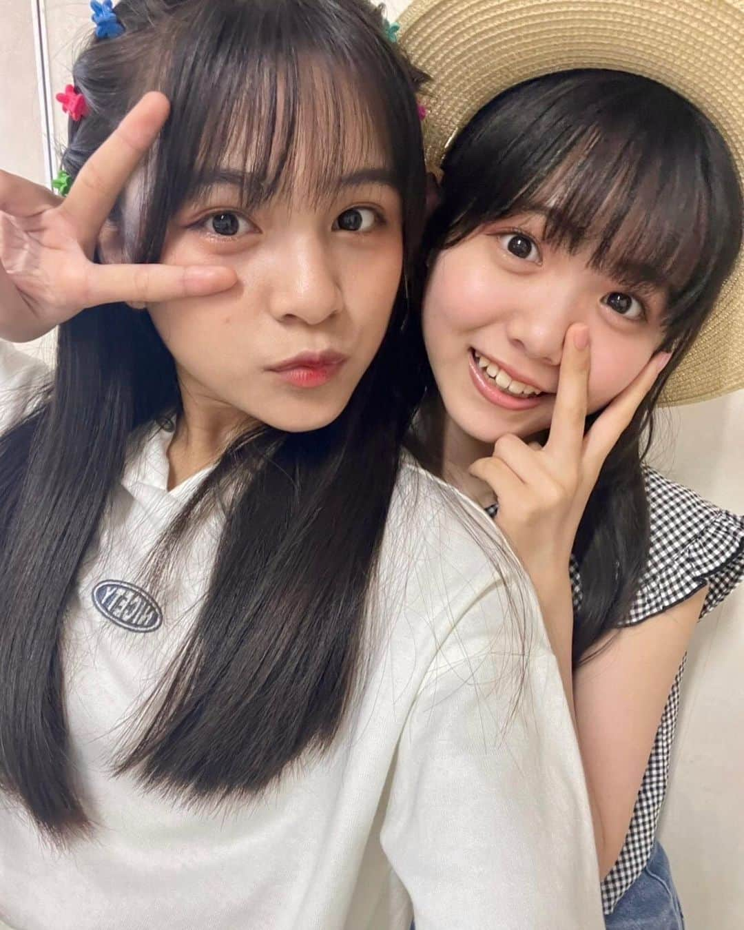 小松崎ふたばさんのインスタグラム写真 - (小松崎ふたばInstagram)「🌱  3ショット撮影会&サイン会に参加してくれた皆さん、谷島屋 イオンモール浜松志都呂店の皆さん、ありがとうございました💐𓂃.  とても楽しくてあっという間で幸せな一日になりました:) また皆さんにお会いできるように頑張ります.ᐟ.ᐟ  ❤︎ ❤︎ ❤︎ #ニコラ#nicola#ニコラ創刊25周年#撮影会#サイン会#谷島屋書店#イオンモール浜松志都呂店#ニコモ#有坂心花#小松崎ふたば#はなたば#🌱」8月1日 19時34分 - futaba_komatsuzaki