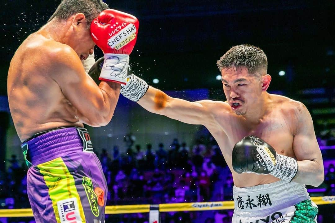 井岡一翔さんのインスタグラム写真 - (井岡一翔Instagram)「- - 2022.7.13 during the game.🥊🔥 - #井岡一翔  #boxing  #世界タイトルマッチ  #worldchampionship  #5度目の防衛戦  #v5  #winner  #revenge  #世界戦20勝達成」8月1日 19時40分 - kazuto_ioka_official