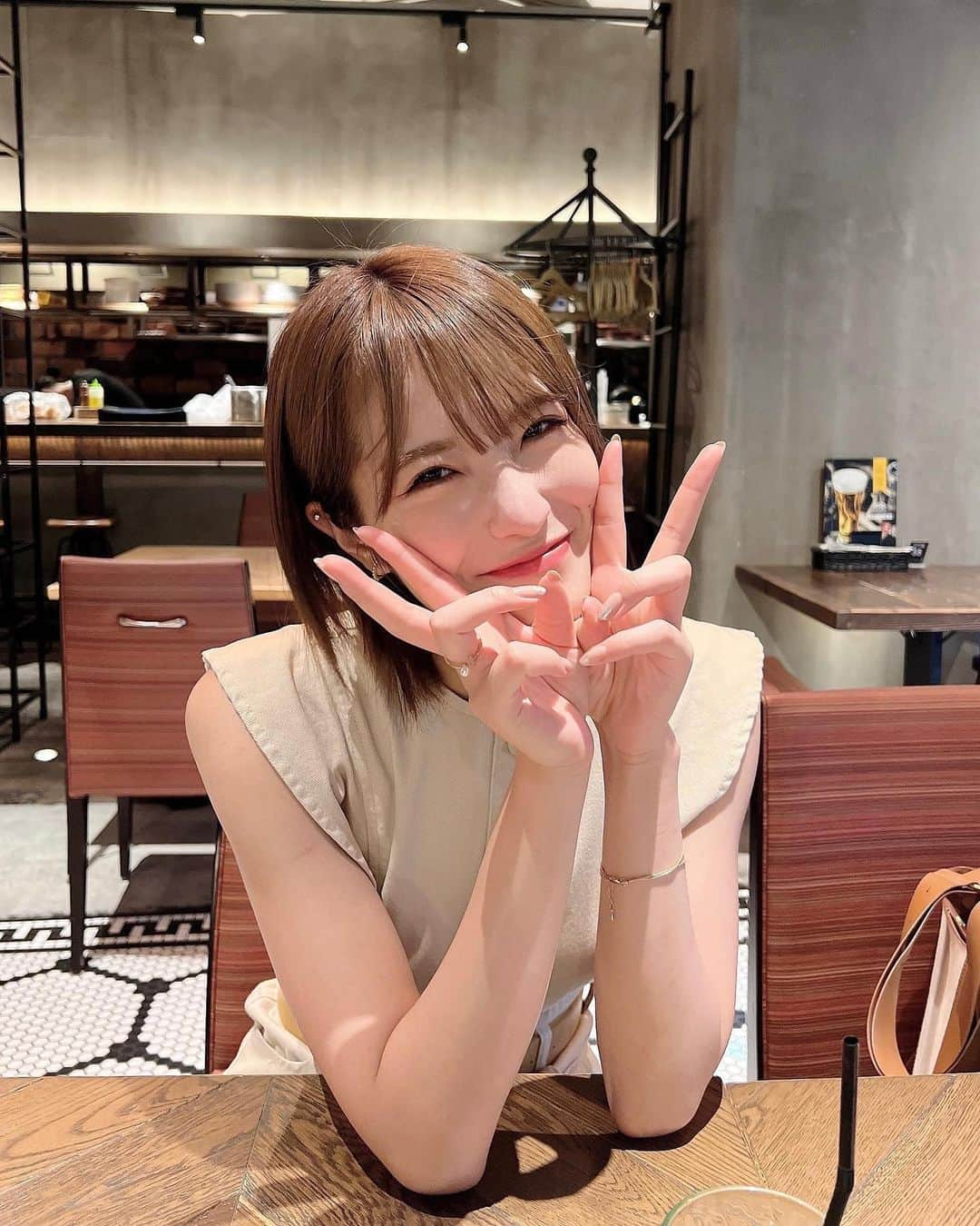 小嶋花梨さんのインスタグラム写真 - (小嶋花梨Instagram)「四変化😚🤗🥺☺️ ⁡ ⁡ ⁡ #ショートカット #ショートヘア  #ゴールドアクセ #Darich #SHEIN」8月1日 20時25分 - nmb_kojima_48