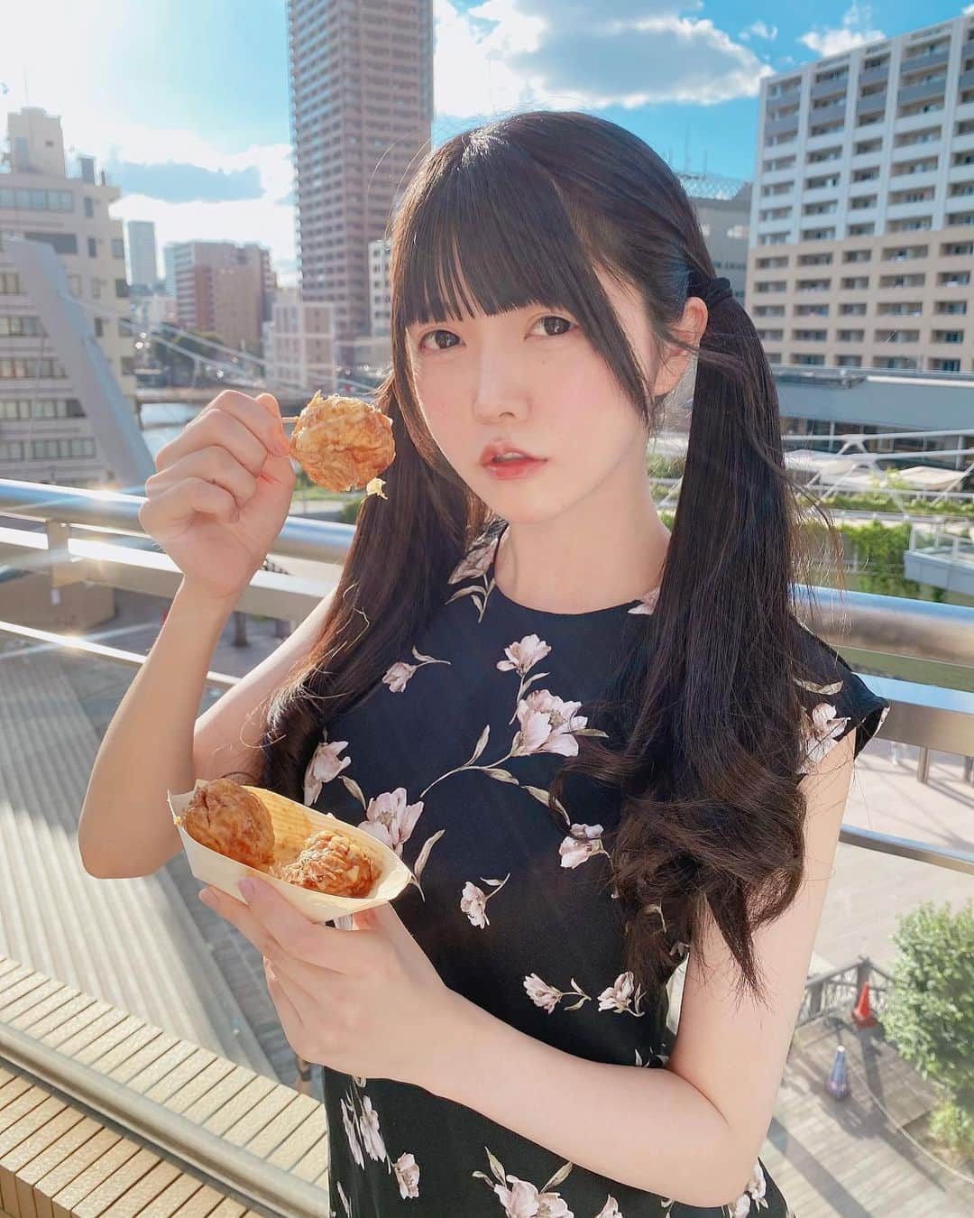 小野寺梓さんのインスタグラム写真 - (小野寺梓Instagram)「大阪行ってきたで🐙  ケータリングでたこ焼きがあったよ！ 関西弁好きー！好きやねん！   #なんばハッチ  #大阪  #たこ焼き  #真っ白なキャンバス  #白キャン  #小野寺梓」8月1日 22時15分 - onoderaco